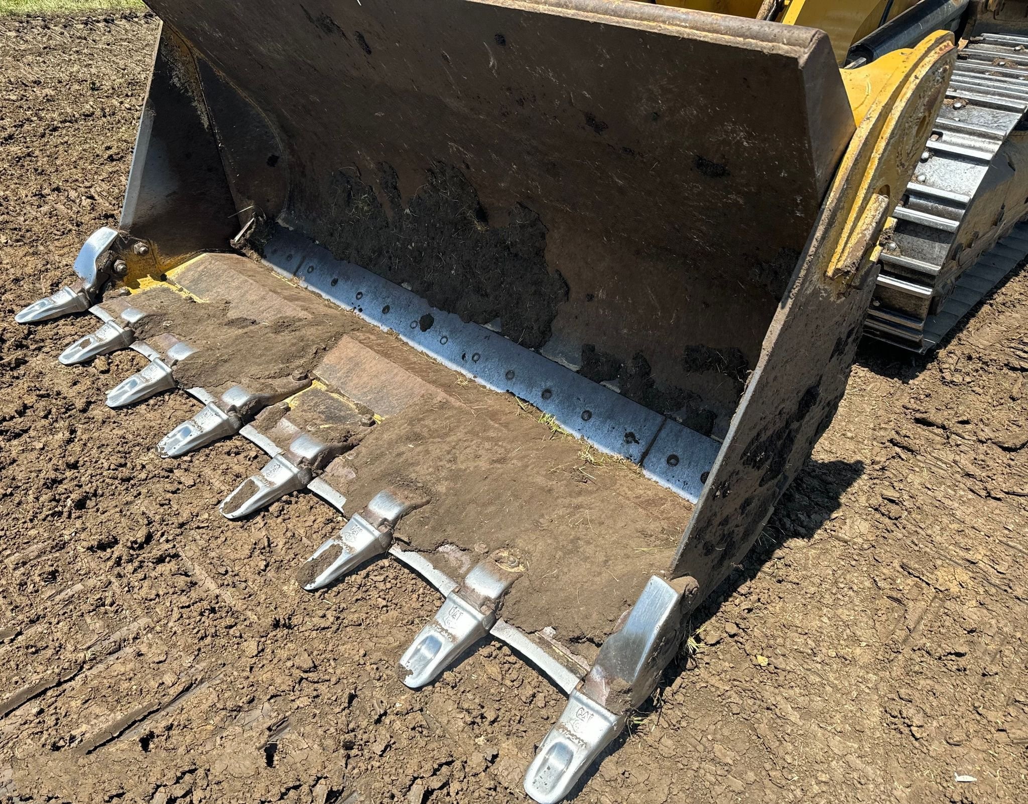 gallery 2016 Caterpillar 953D track loader