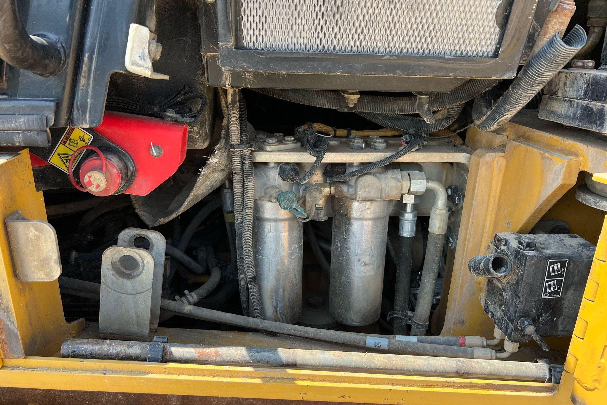 gallery 2016 Caterpillar 963K track loader