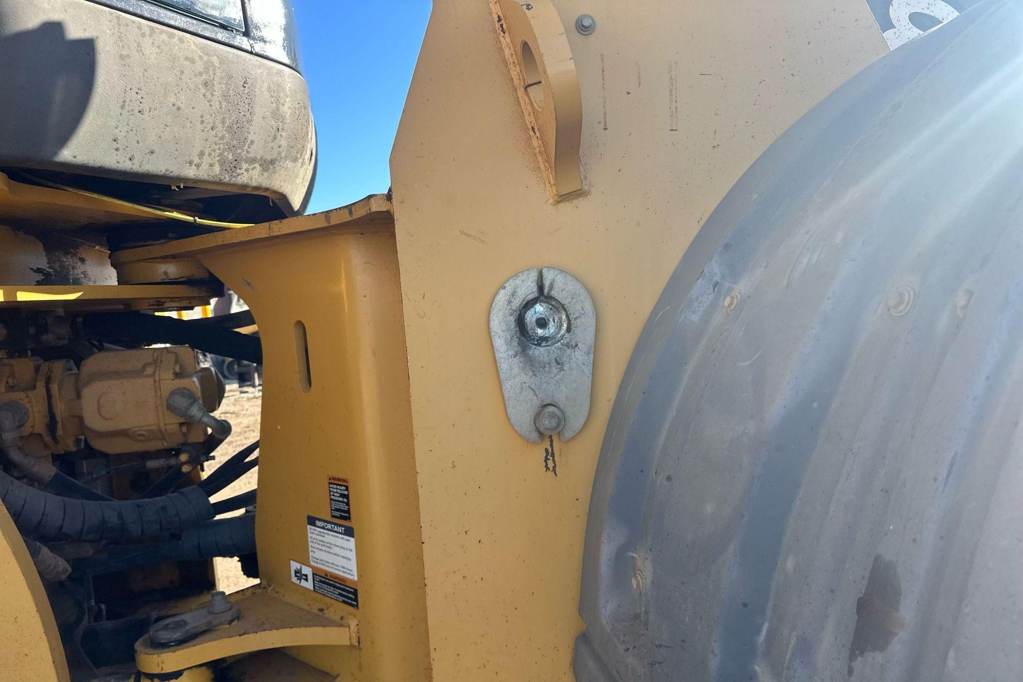 gallery 2006 John Deere 844J wheel loader