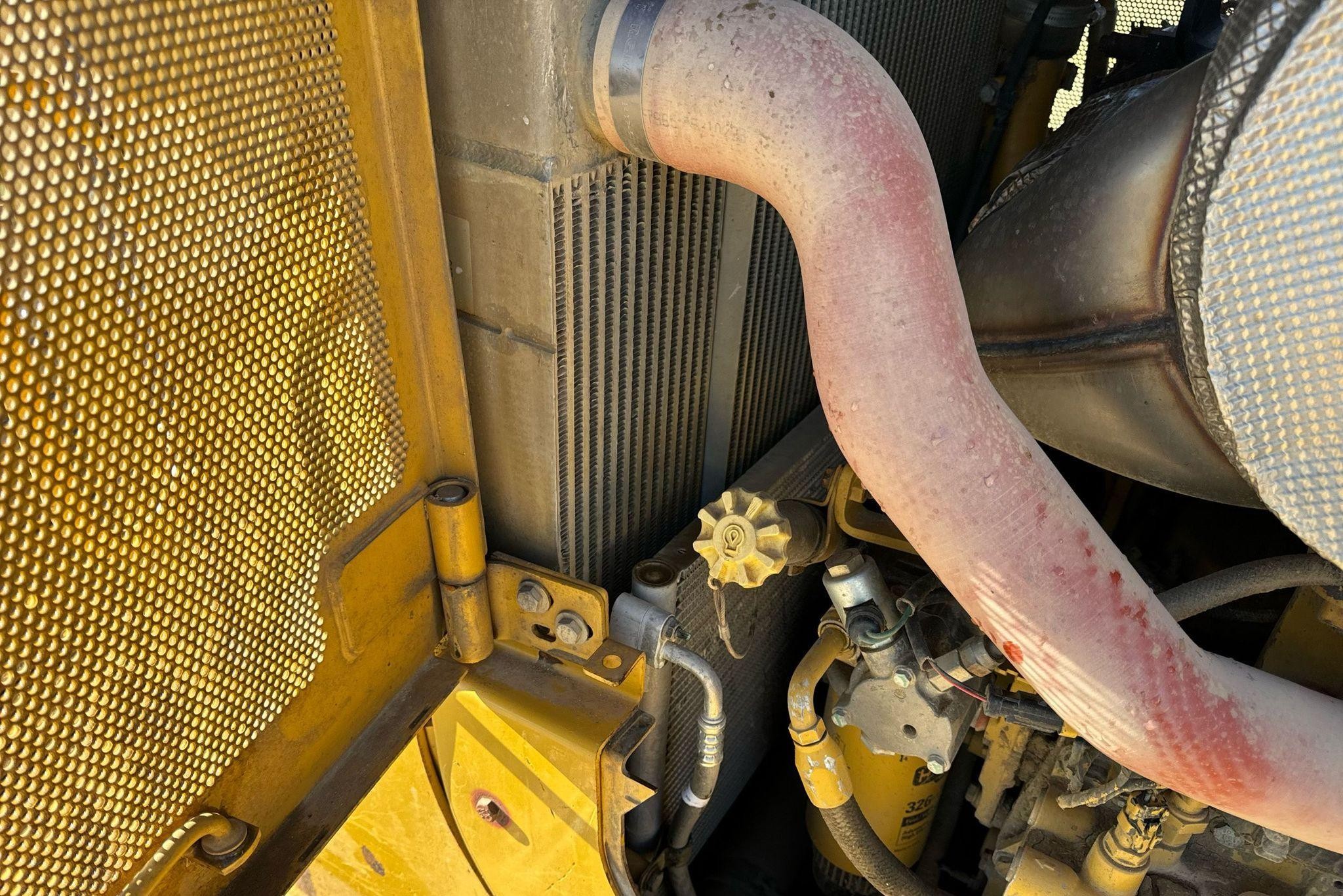 gallery 2011 Caterpillar D6T XL dozer