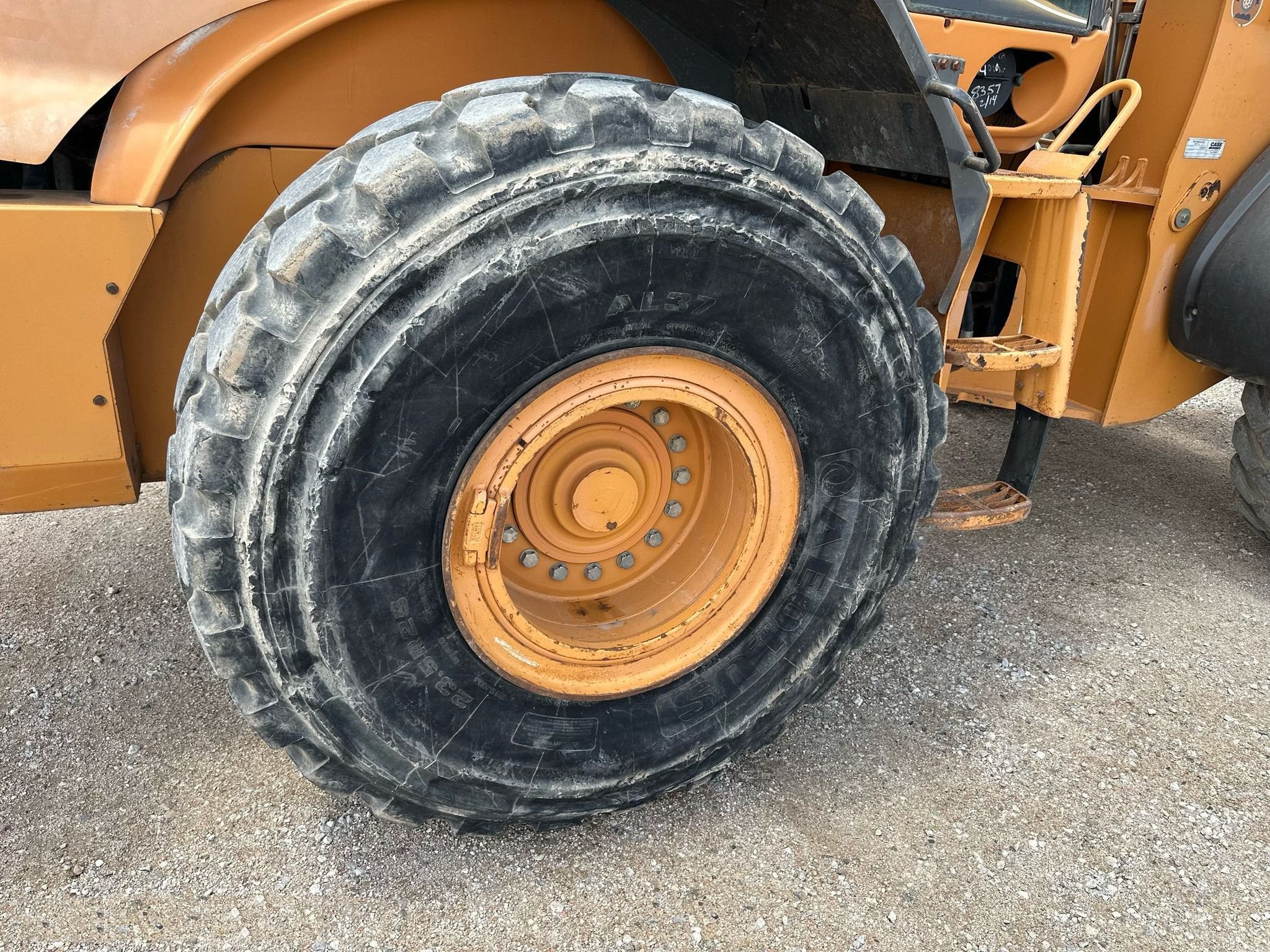 gallery 2011 Case 821F wheel loader