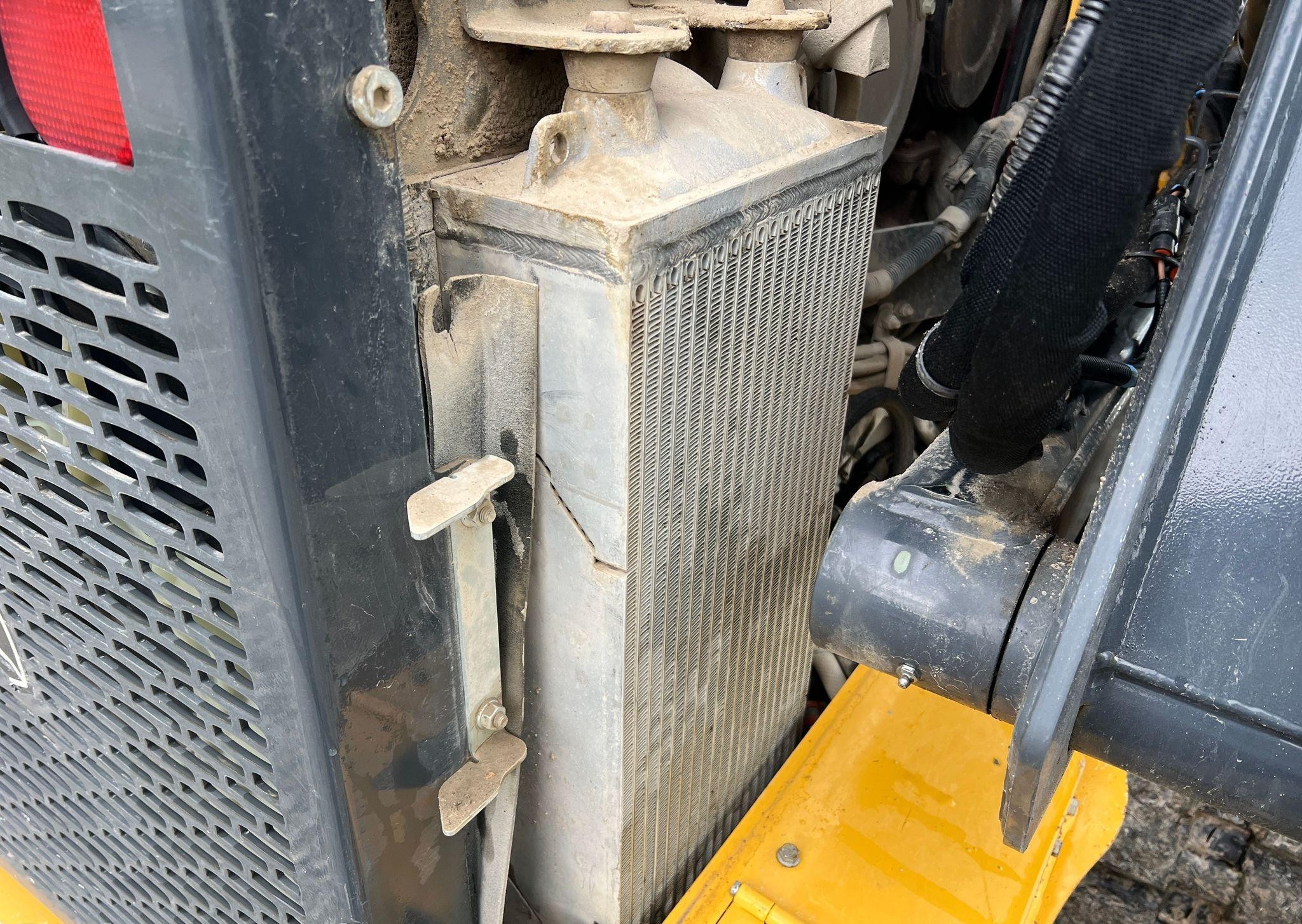 gallery 2017 John Deere 333G skid steer loader