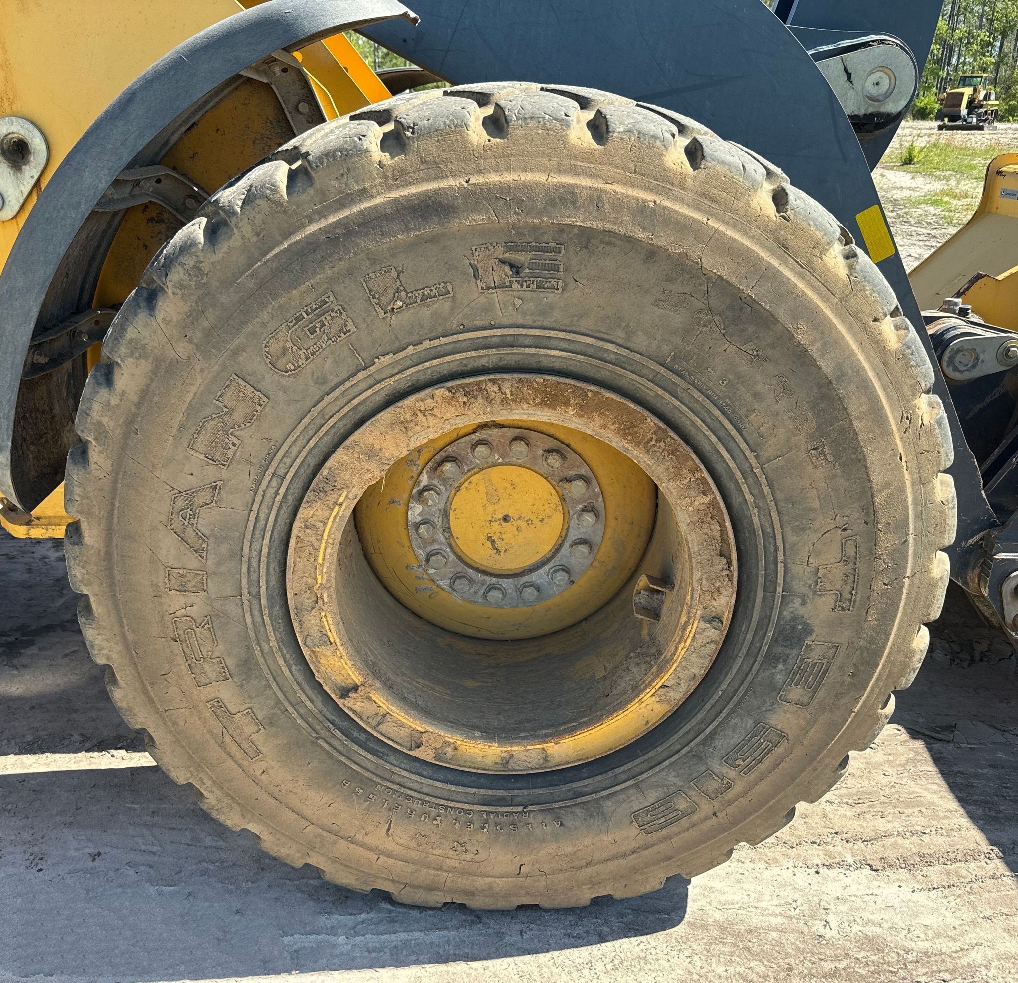 gallery 2014 John Deere 624K wheel loader