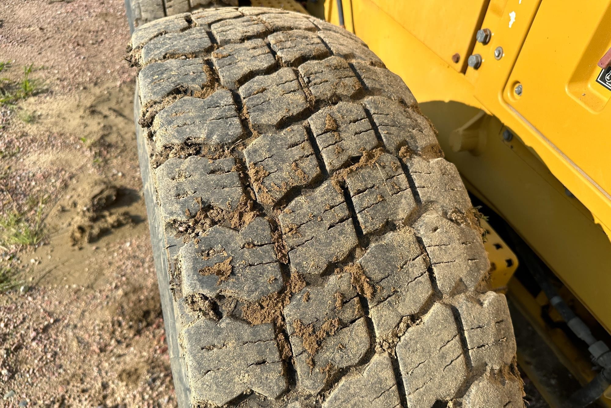 gallery 2014 Caterpillar 140M2 VHP Plus Motor Grader