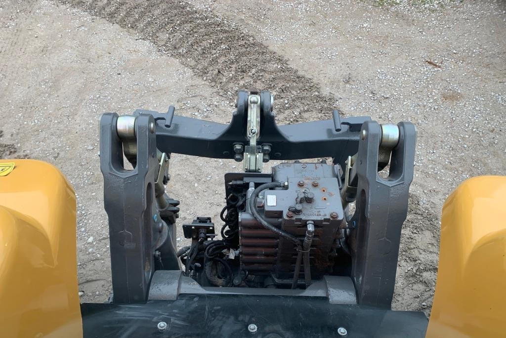 gallery 2013 Challenger MT765D Track Tractor