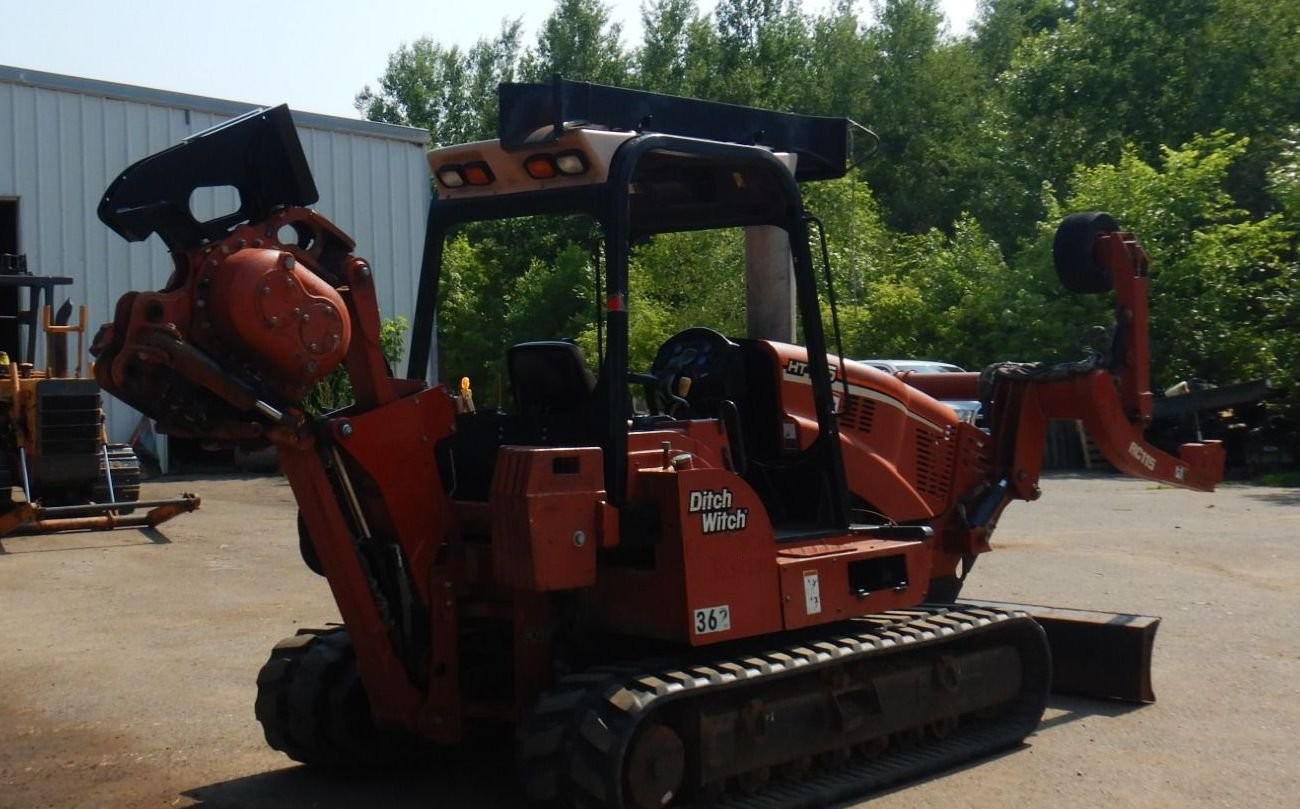 gallery 2004 Ditch Witch HT115 cable plow