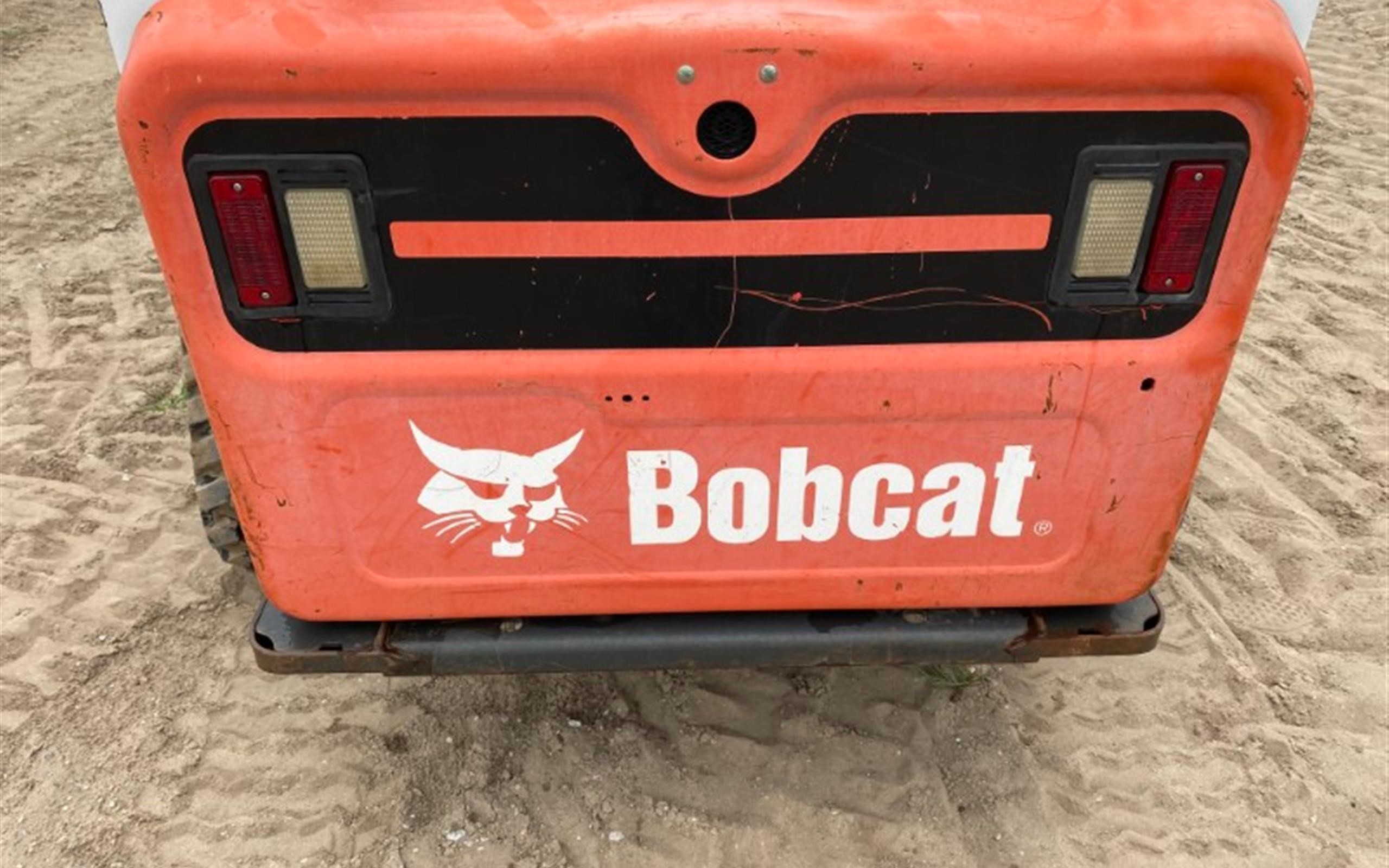 gallery 2015 Bobcat T770 Compact Track Loader
