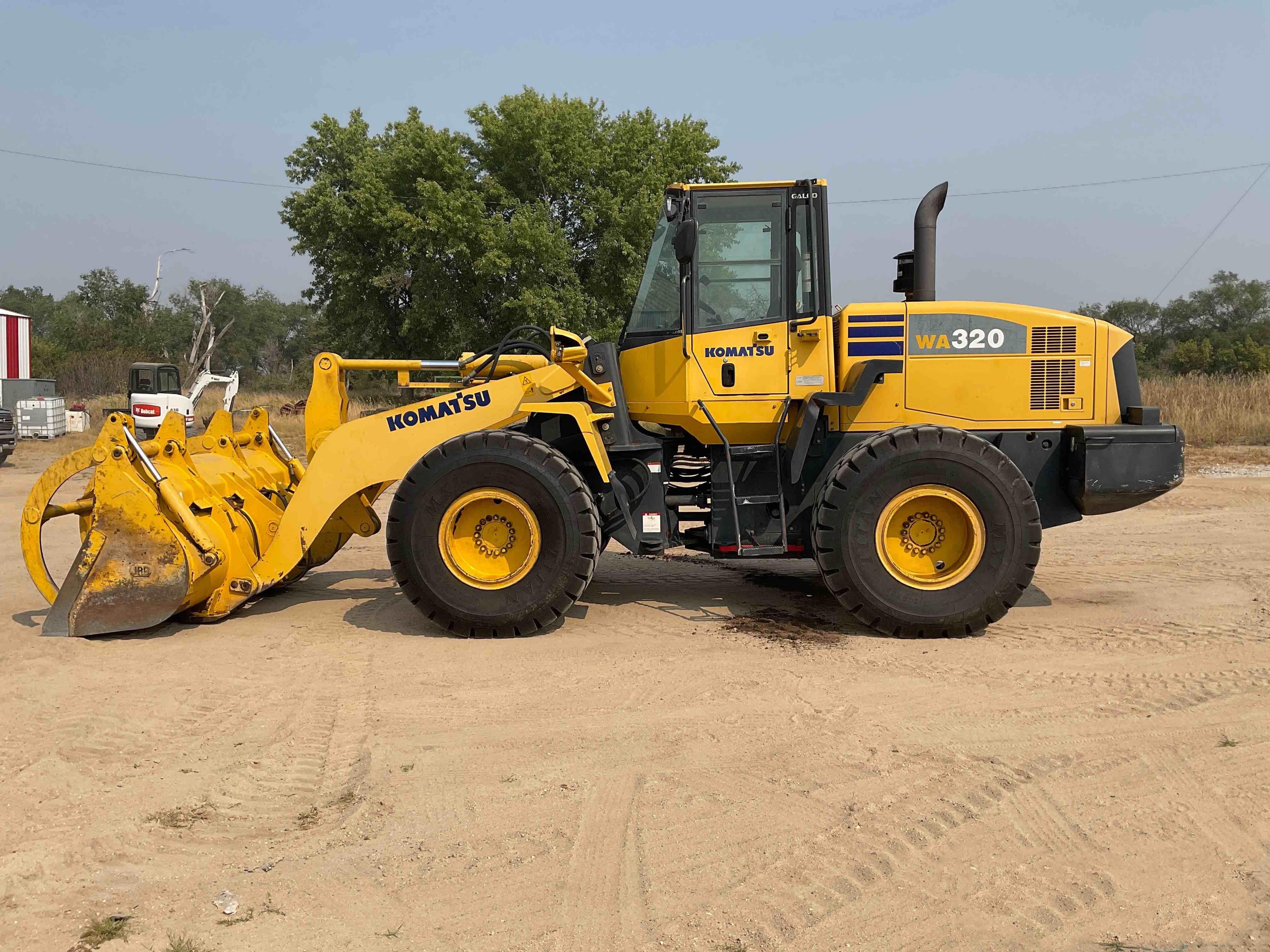 gallery 2008 Komatsu WA320-5L Wheel Loader W/Grapple