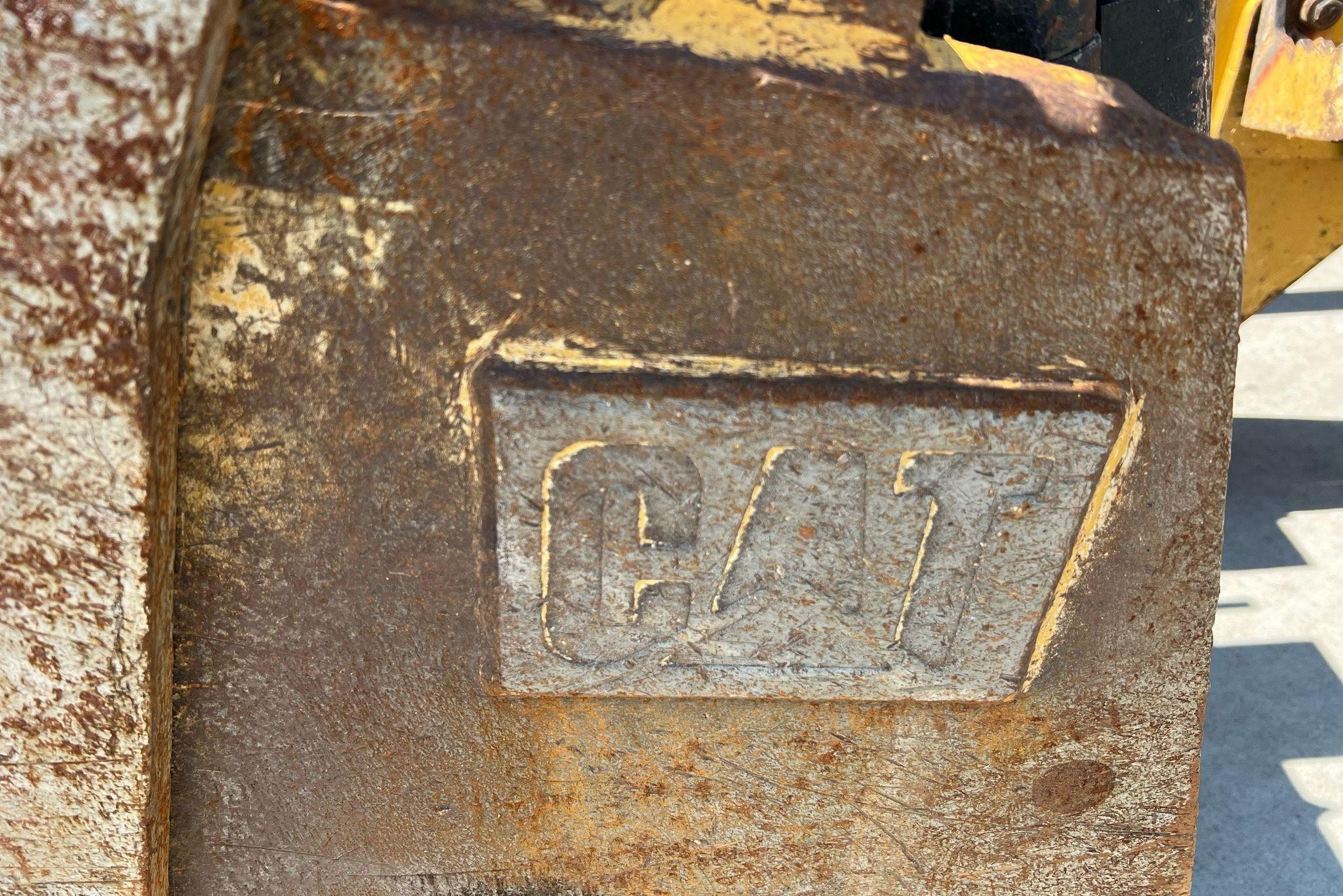 gallery 2016 Caterpillar 963K track loader