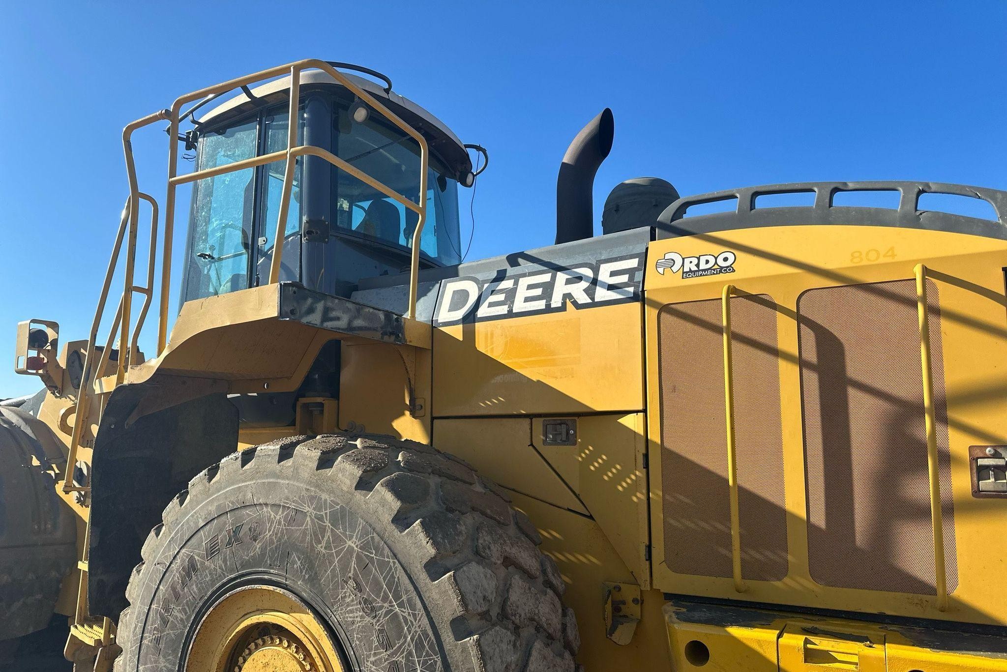 gallery 2006 John Deere 844J wheel loader