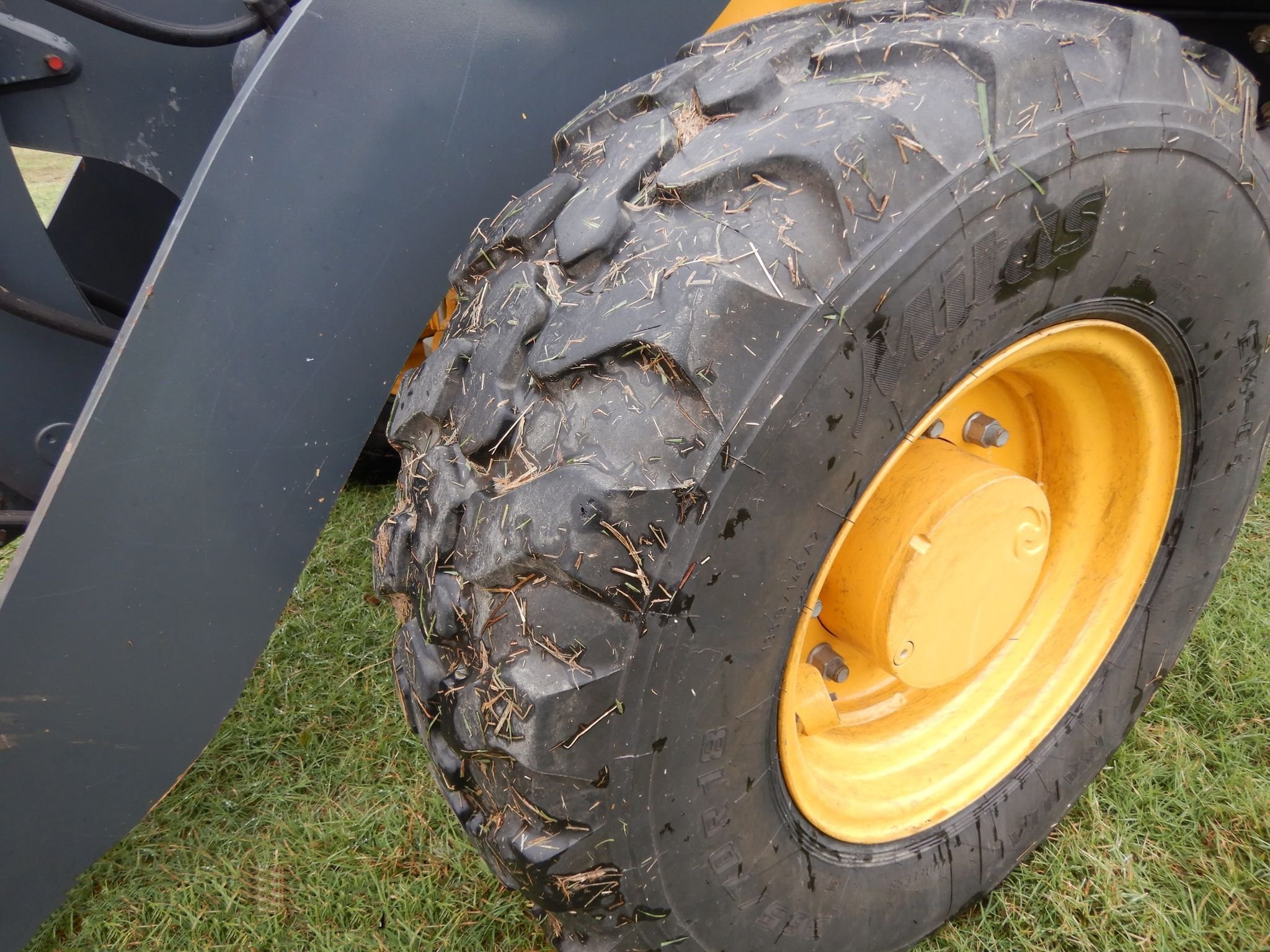 gallery 2018 John Deere 204L Wheel Loader