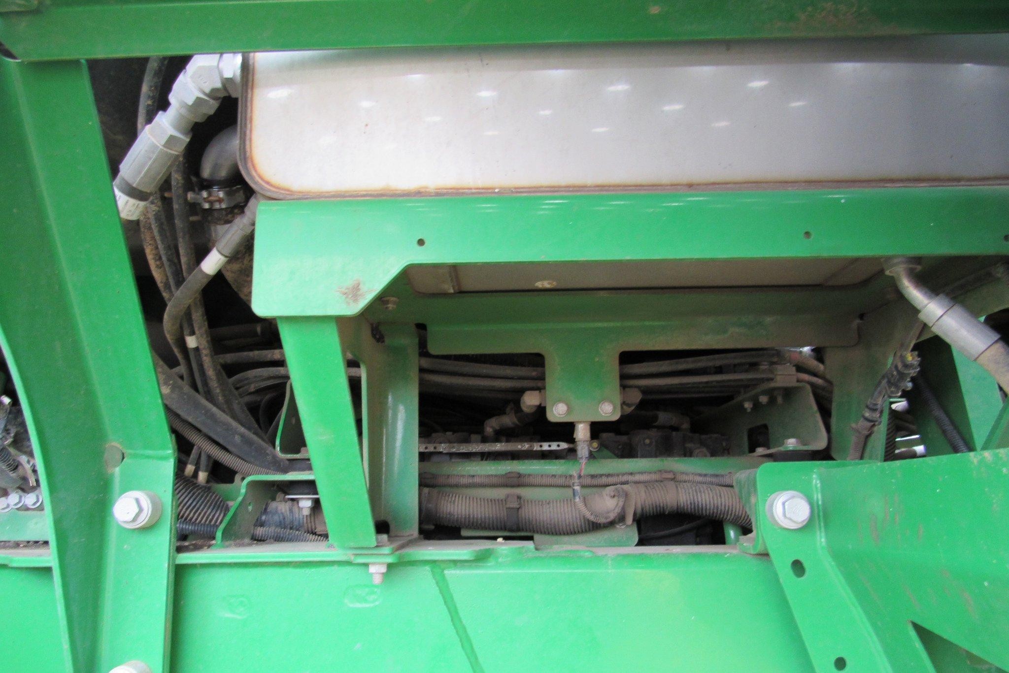 gallery 2014 John Deere R4038 self-propelled sprayer