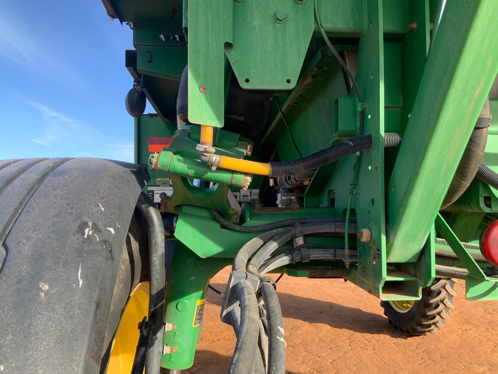 gallery 2011 John Deere 4730 Self-Propelled Sprayer