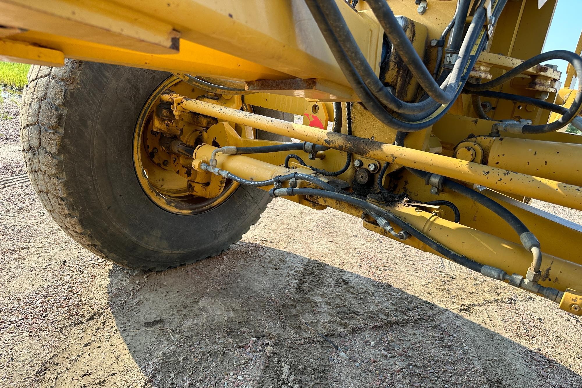 gallery 2014 Caterpillar 140M2 VHP Plus Motor Grader