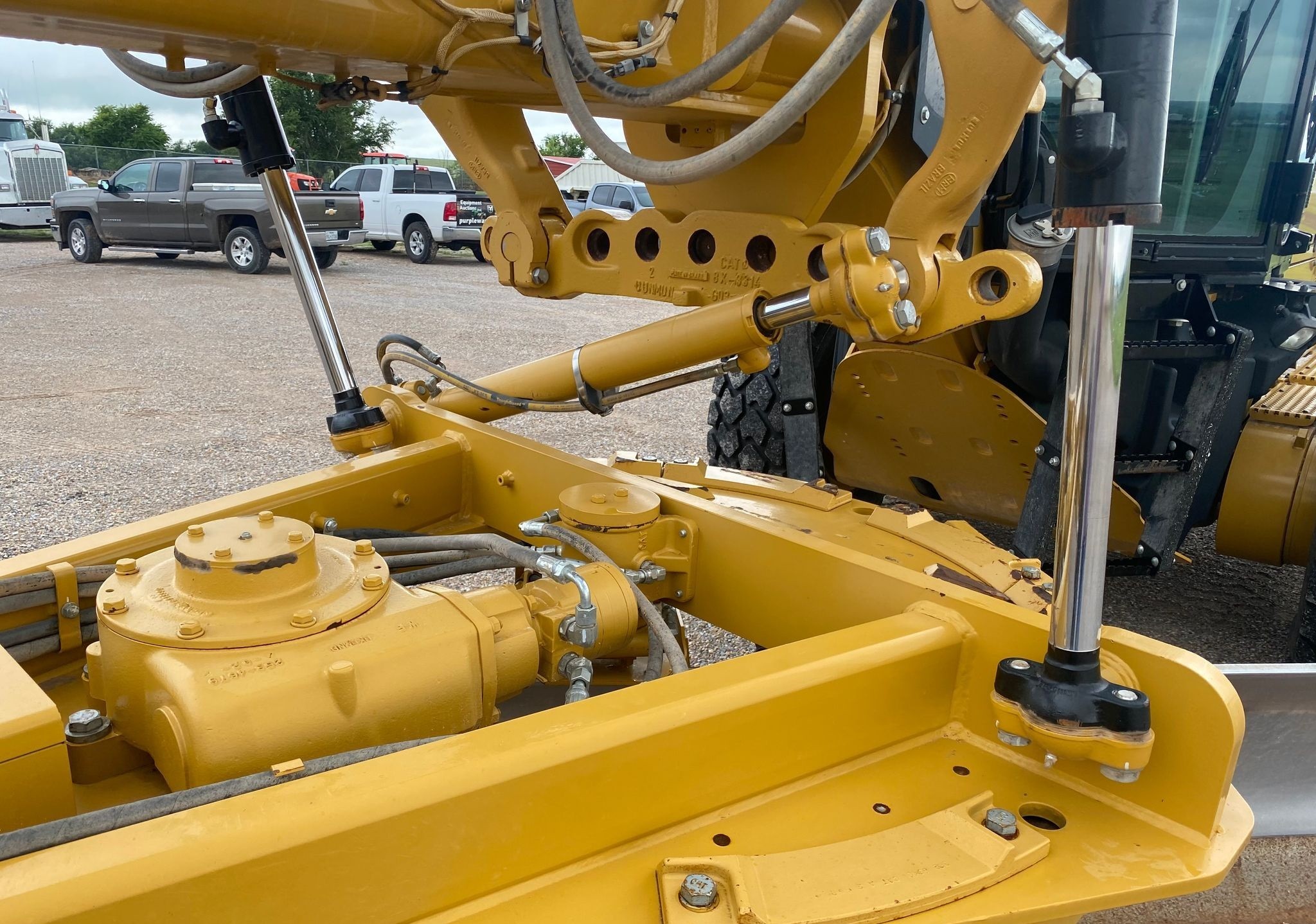 gallery 2010 Caterpillar 140M motor grader