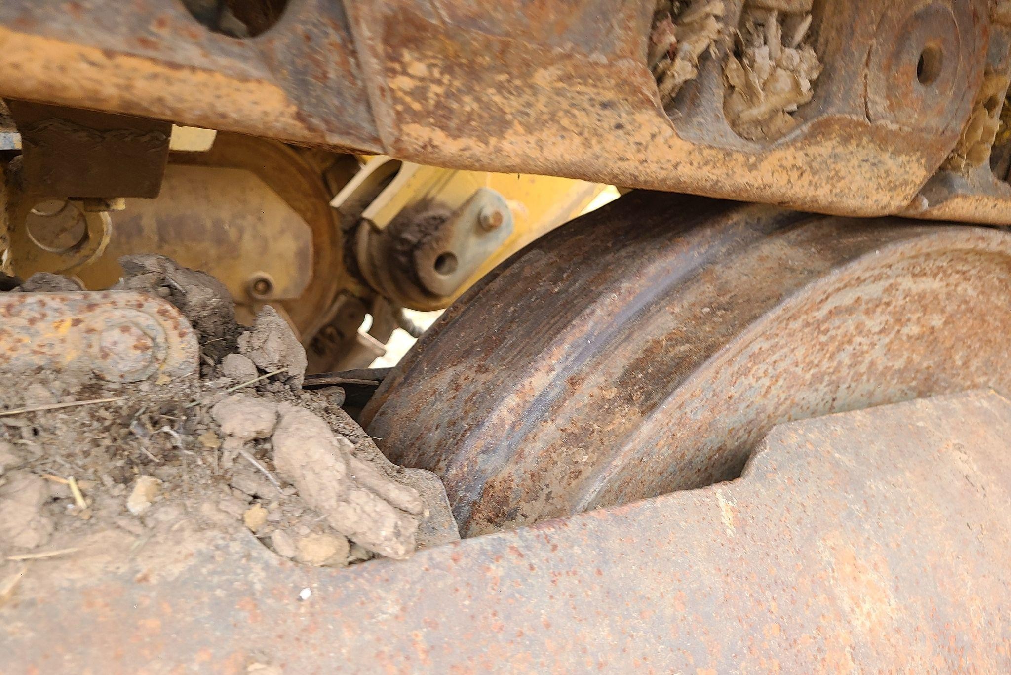 gallery 2010 Caterpillar 963D track loader