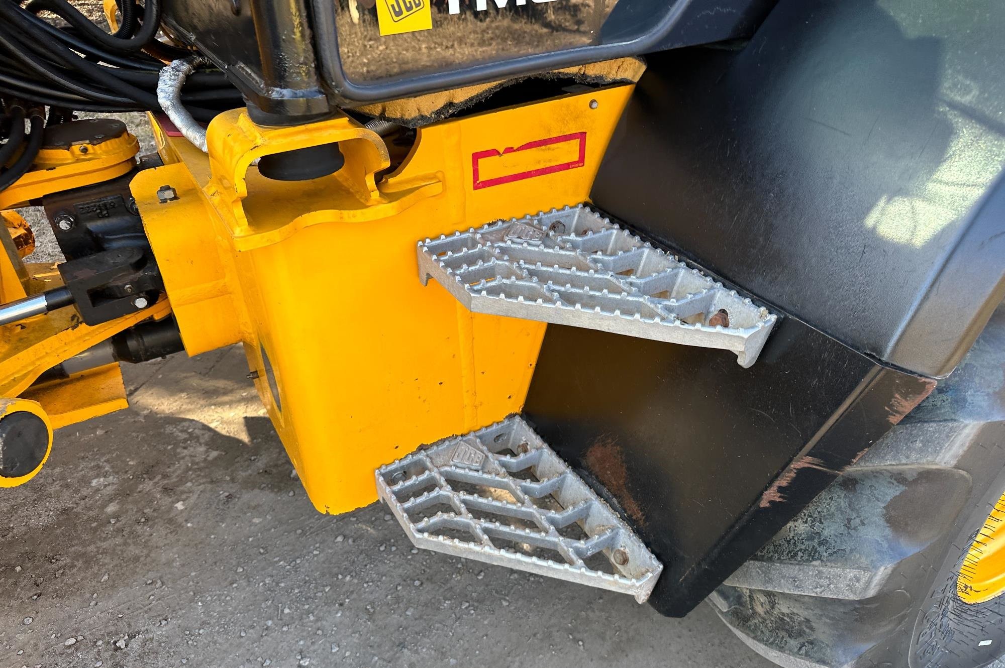 gallery 2017 JCB TM320 4x4 Telehandler