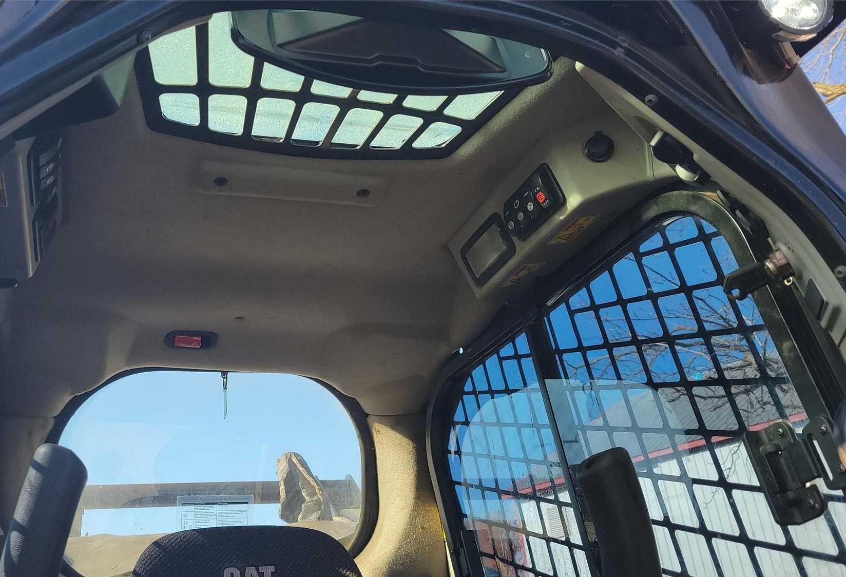 gallery 2017 CATERPILLAR 299D2 Skid Steer