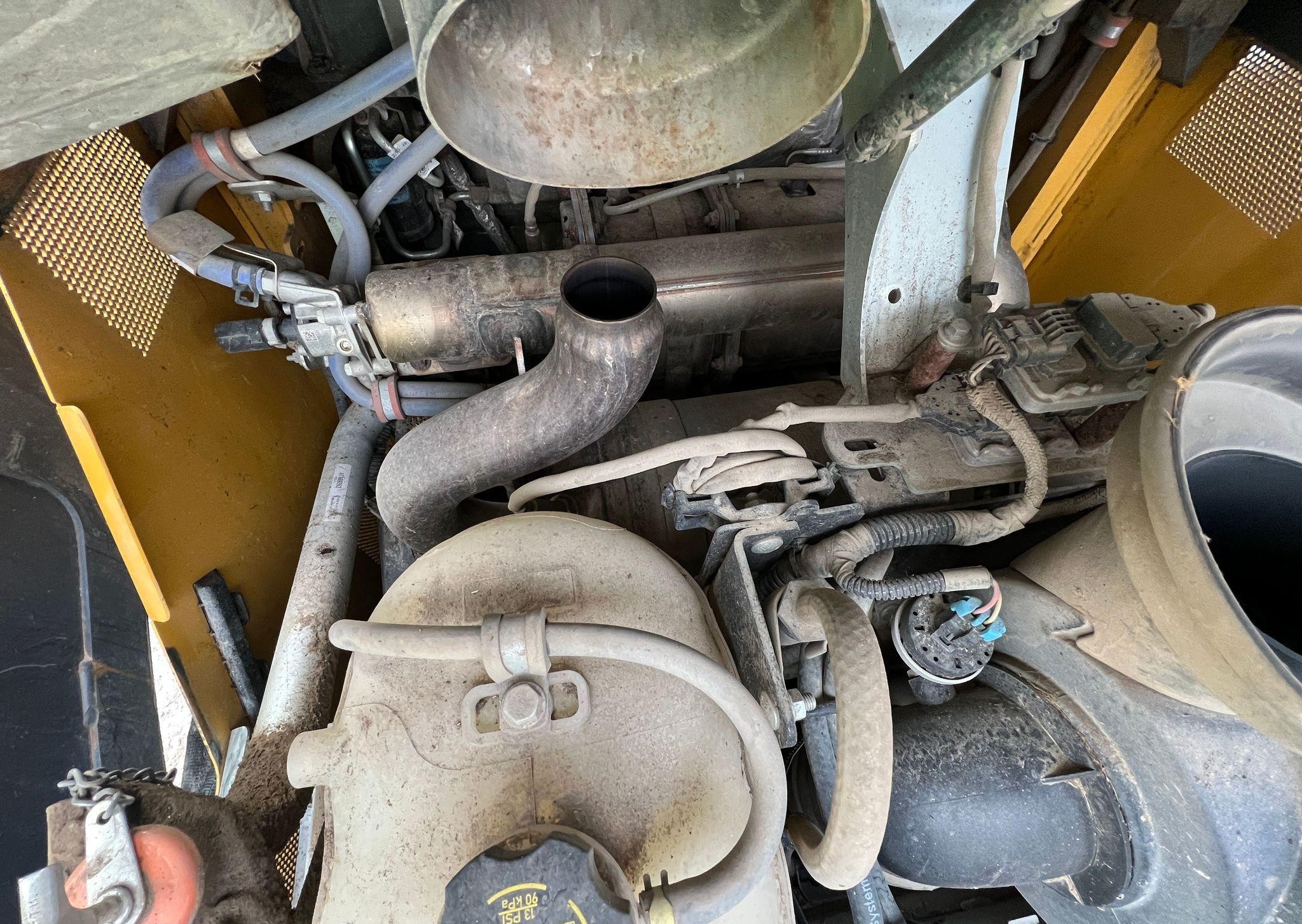 gallery 2019 John Deere 333G  tracked skid steer loader