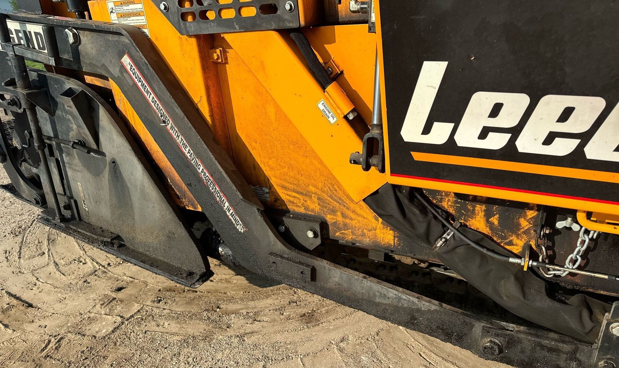 gallery 2018 LeeBoy 8500D paver