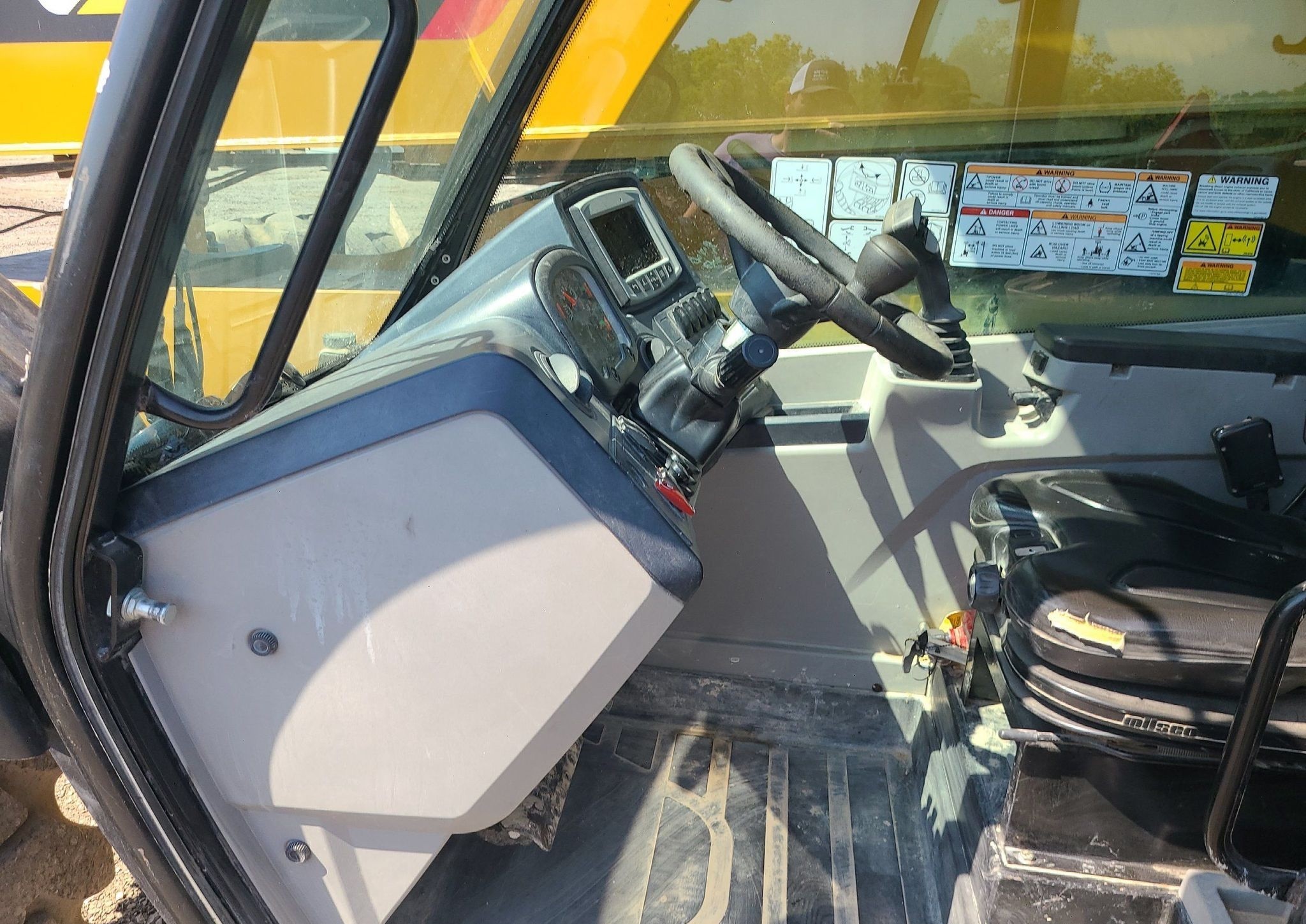 gallery 2018 Caterpillar TL1255D telehandler