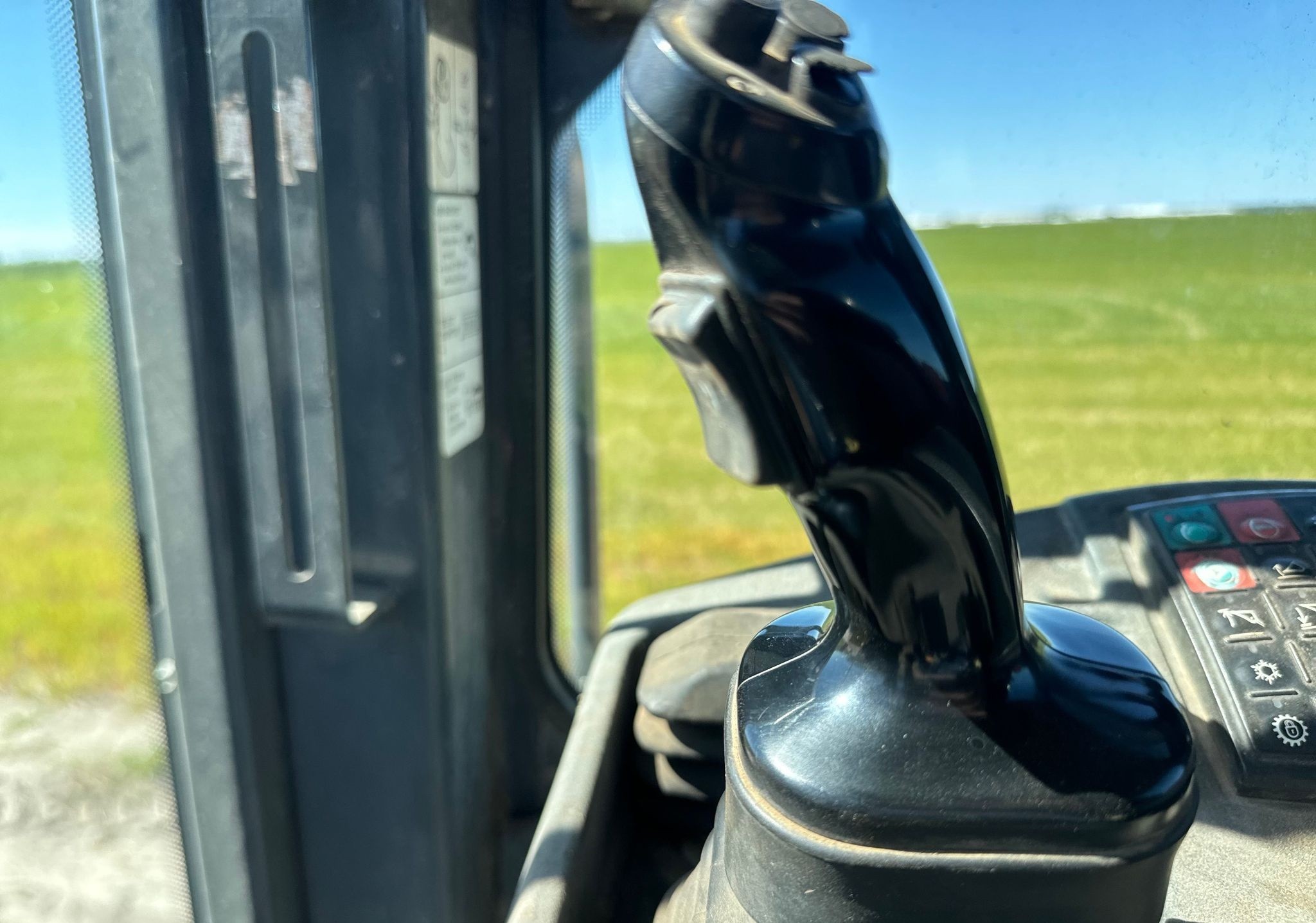 gallery 2014 John Deere 624K wheel loader
