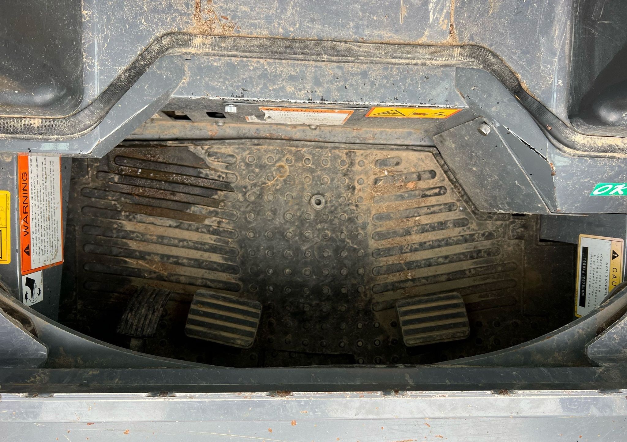 gallery 2020 Takeuchi TL12R2 tracked skid steer loader