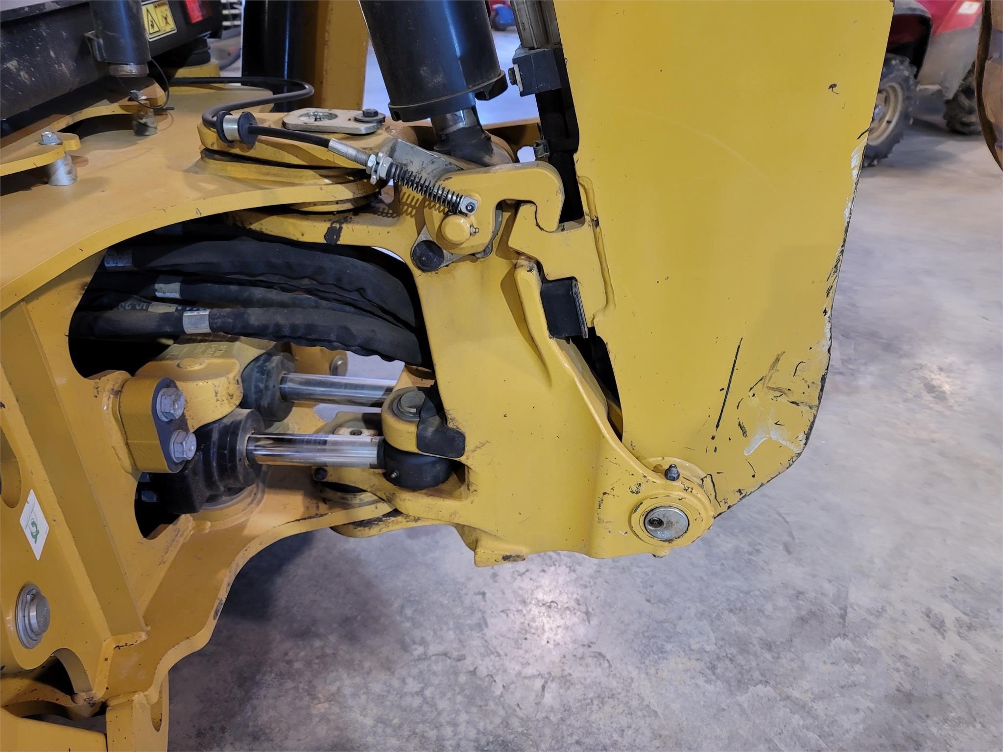 gallery 2018 Caterpillar 420F2 Backhoe