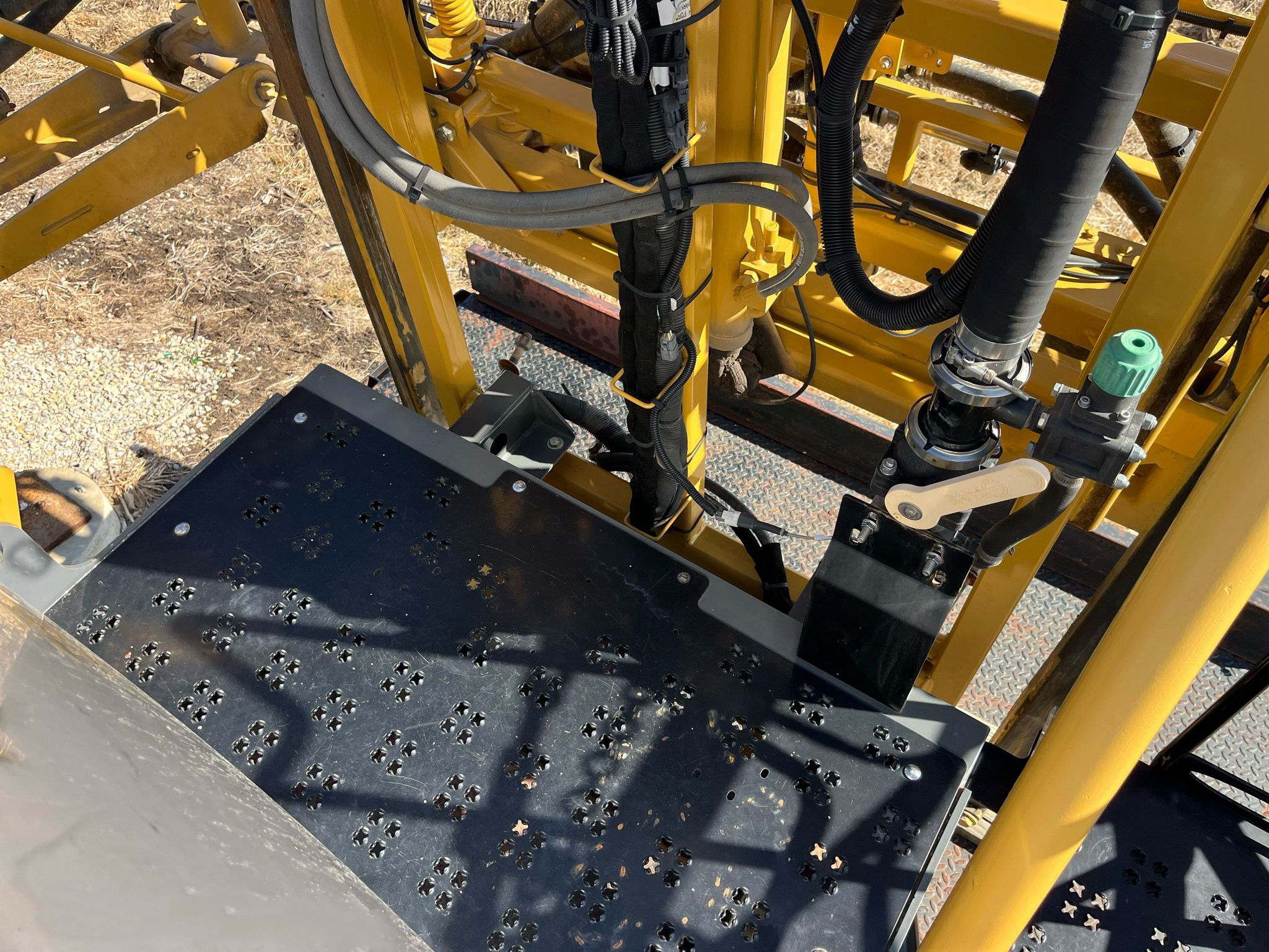 gallery 2013 Rogator RG1100 applicator