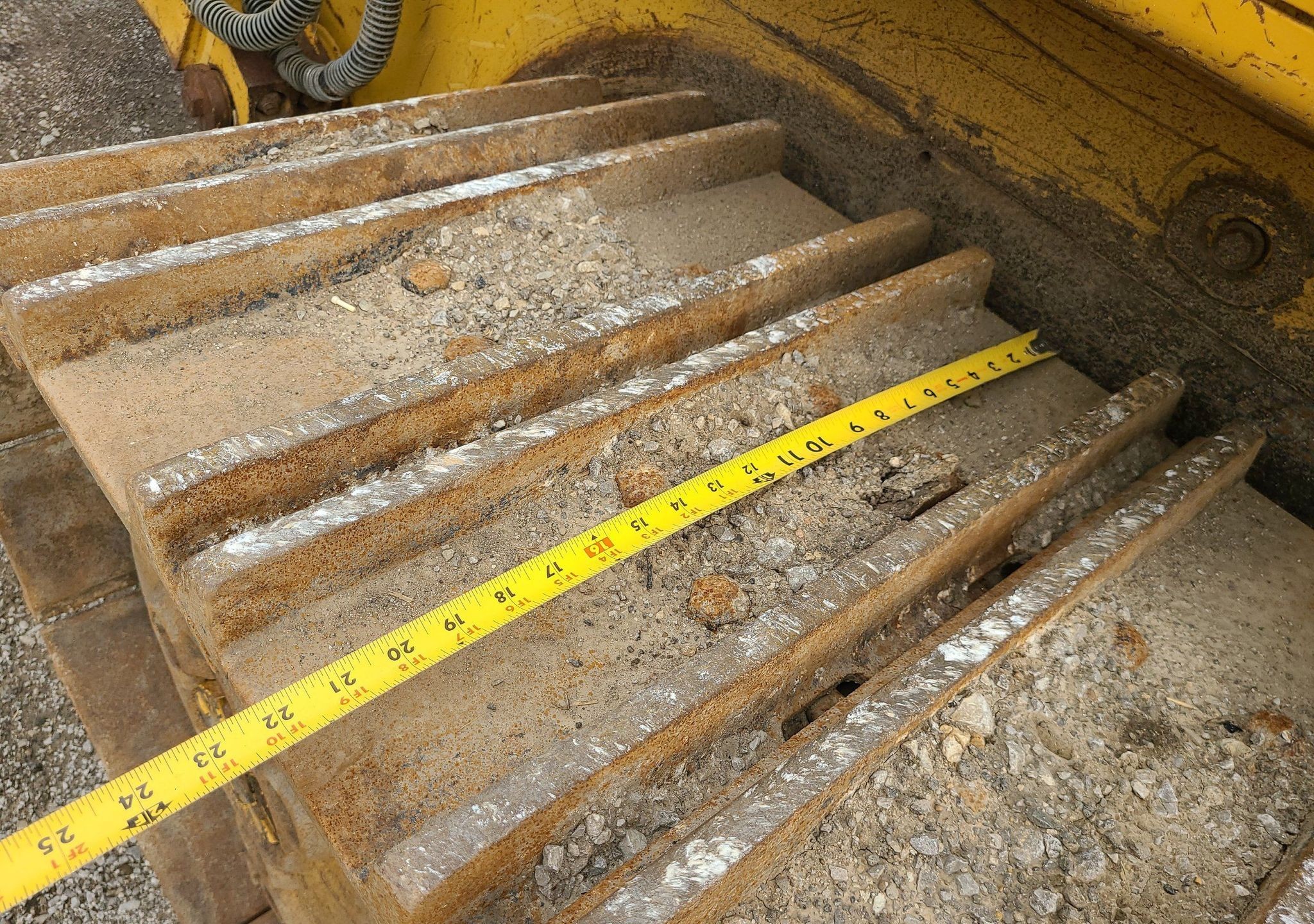gallery 2008 Caterpillar 963D track loader