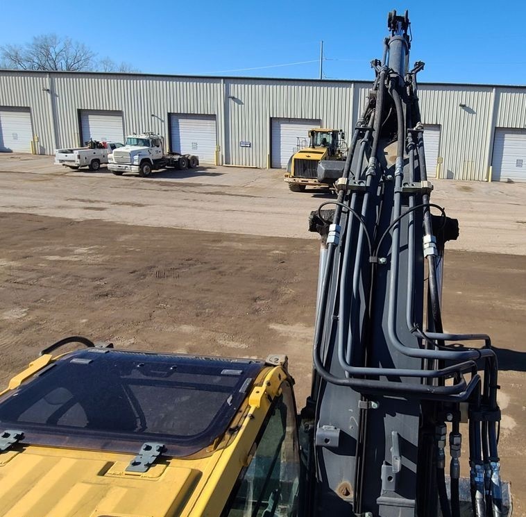 gallery 2014 John Deere 135G excavator