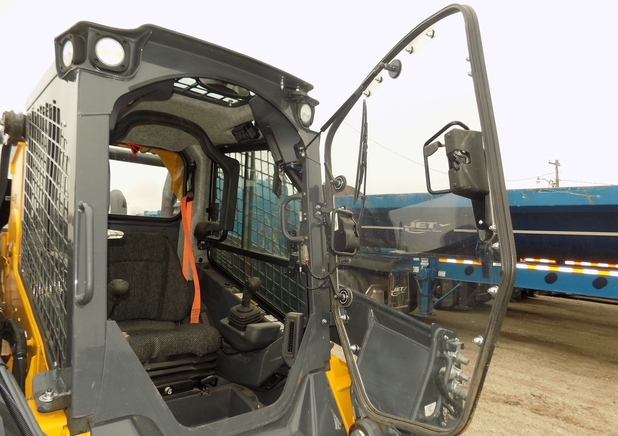 gallery 2019 John Deere 333G tracked skid steer loader1