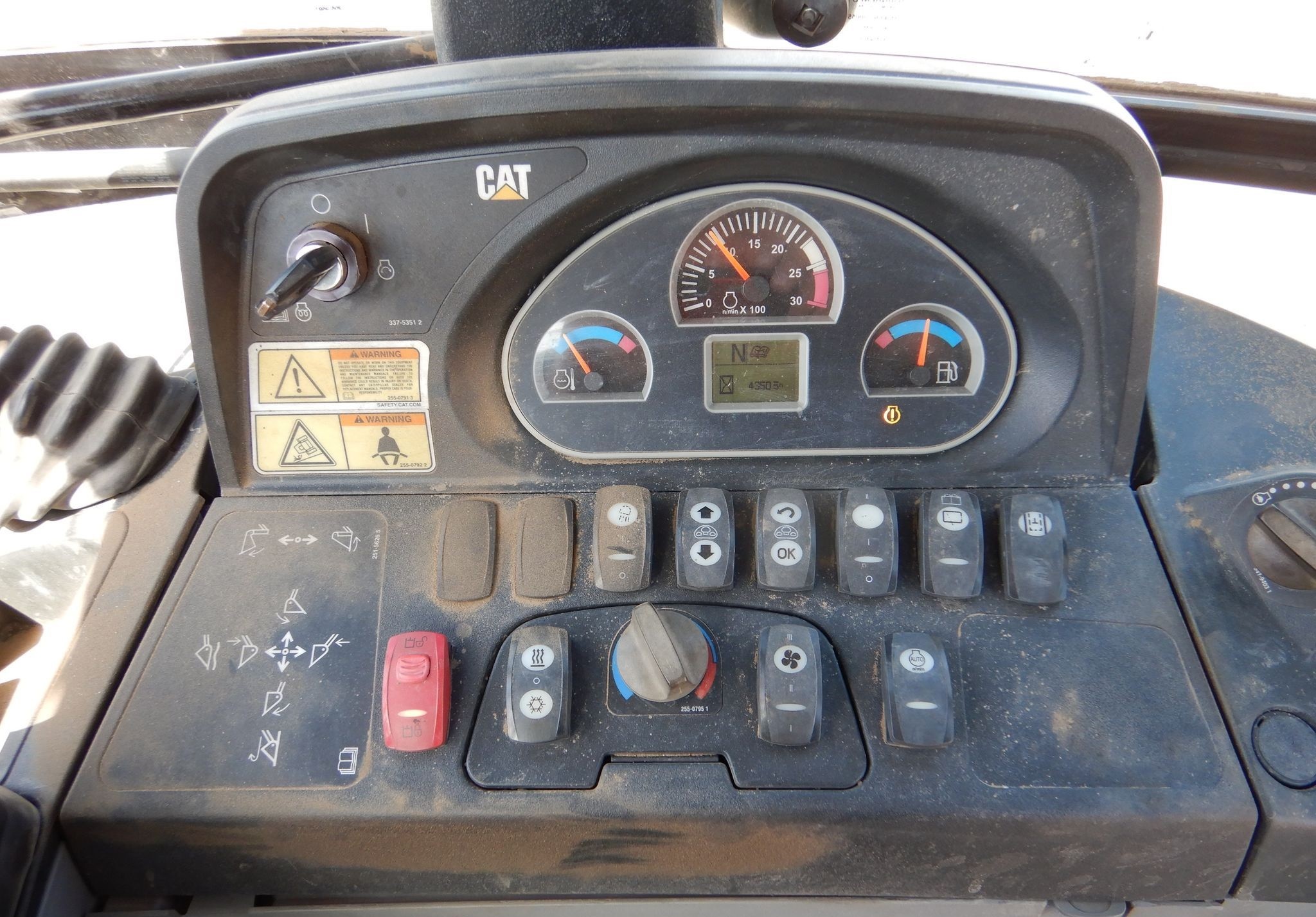 gallery 2013 Caterpillar 420F backhoe