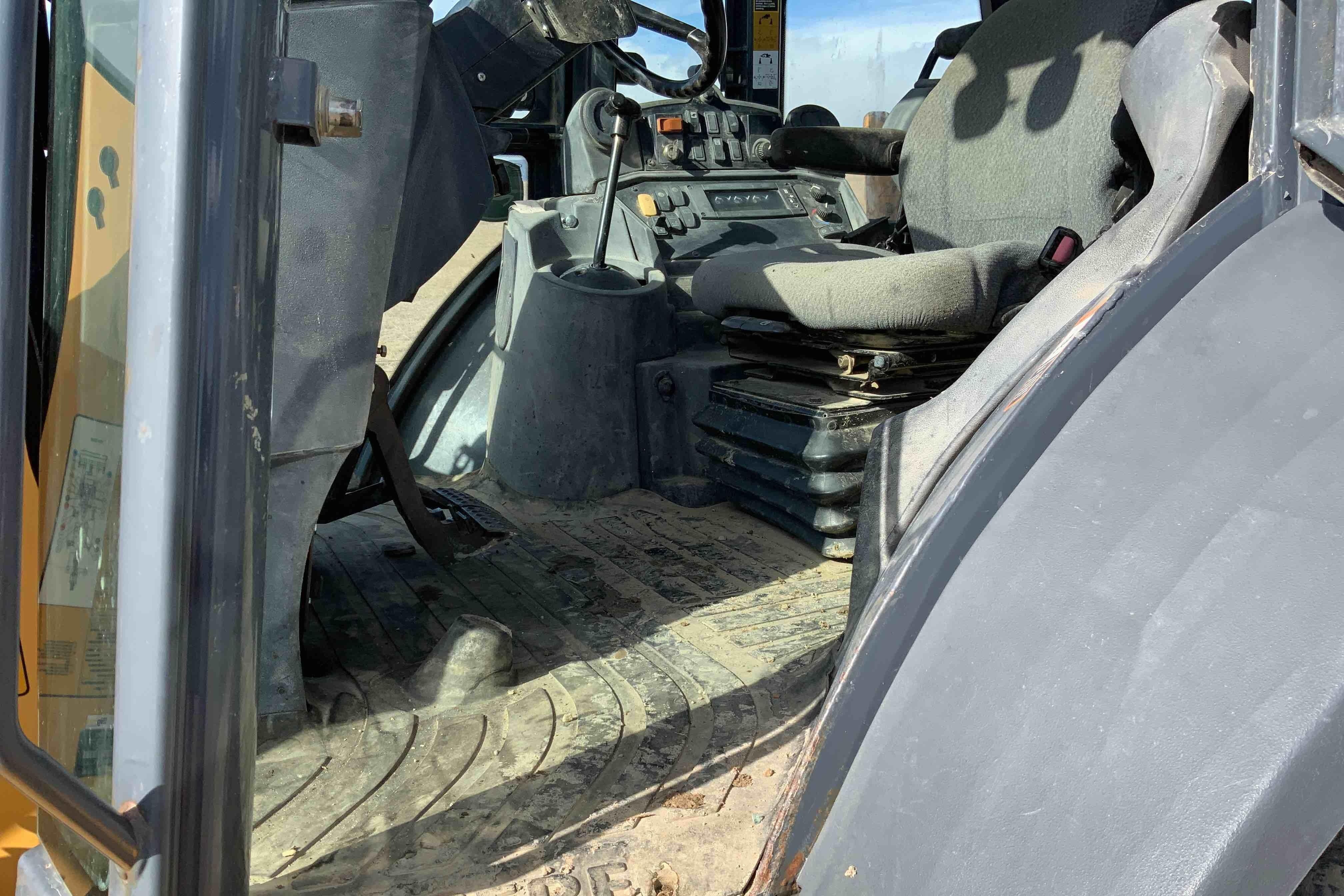 gallery 2012 John Deere 410J 4x4 Loader Backhoew Extendahoe