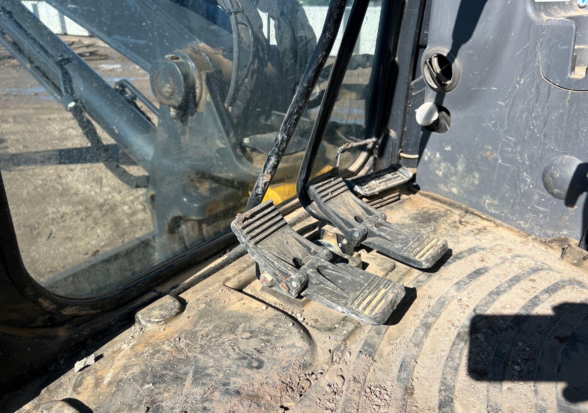 gallery 2019 John Deere 60G mini excavator