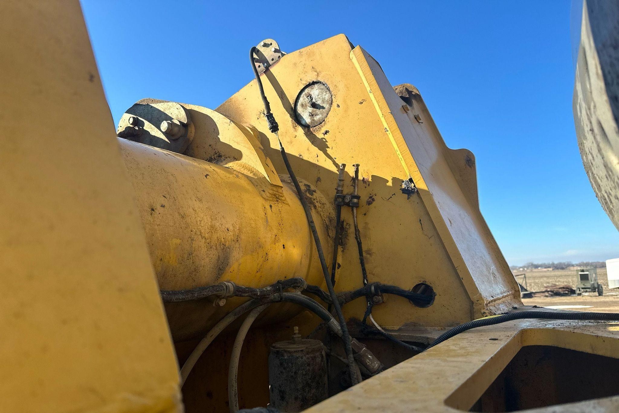 gallery 2006 John Deere 844J wheel loader