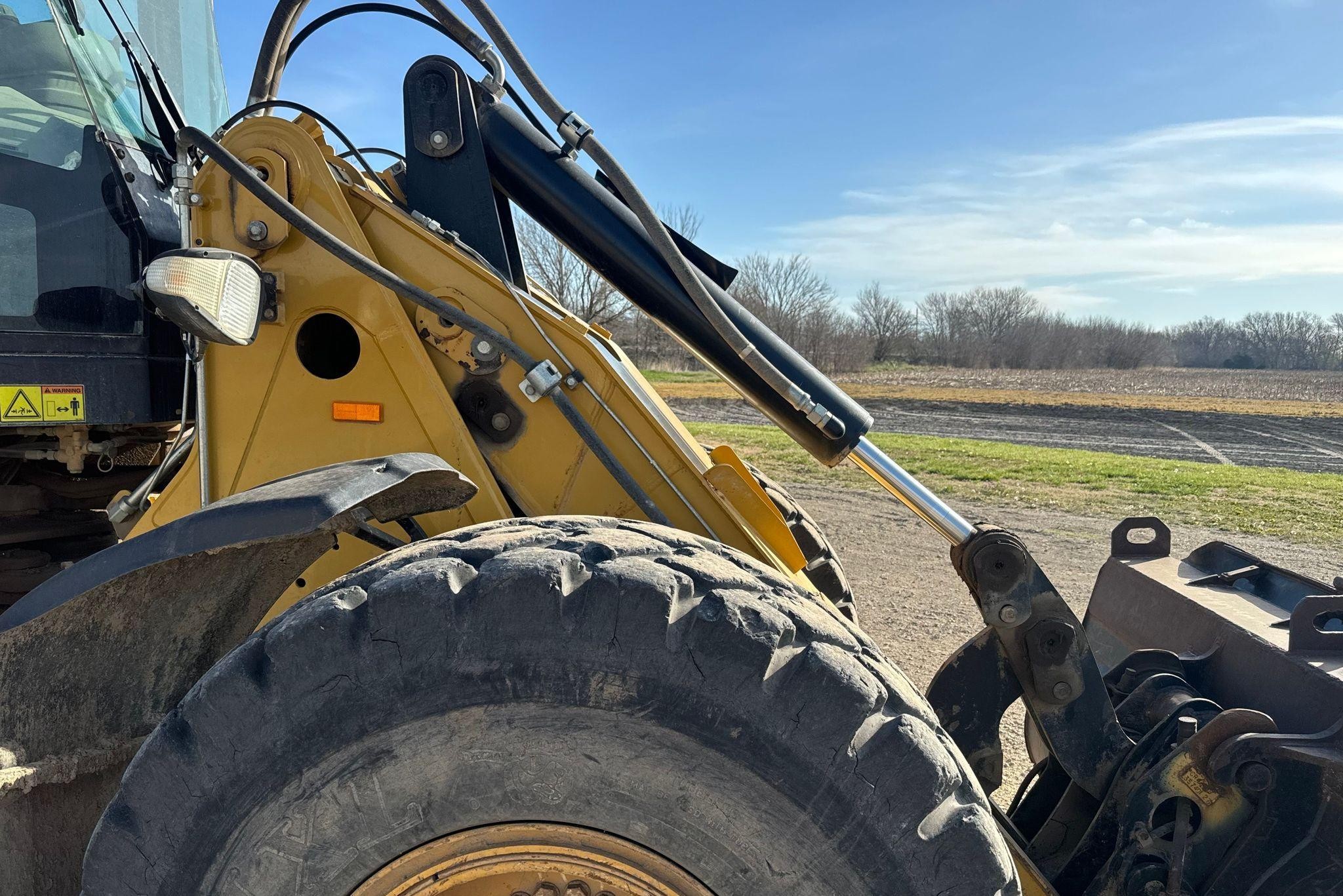 gallery 2011 Caterpillar 924H wheel loader