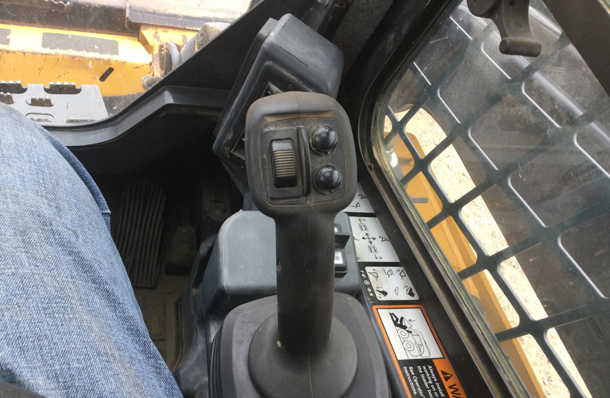 gallery 2018 John Deere 331G Skid Steer