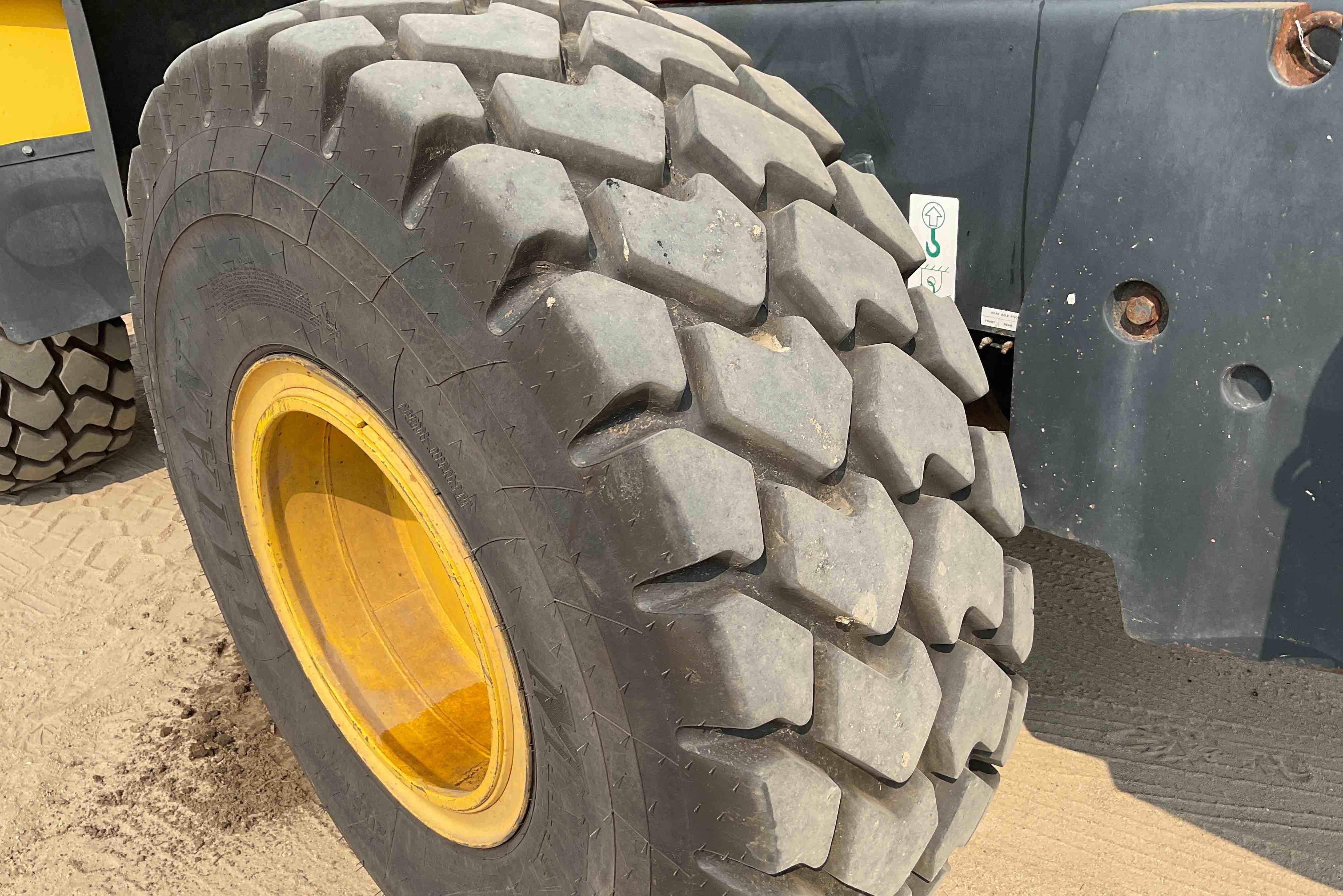 gallery 2008 Komatsu WA320-5L Wheel Loader W/Grapple