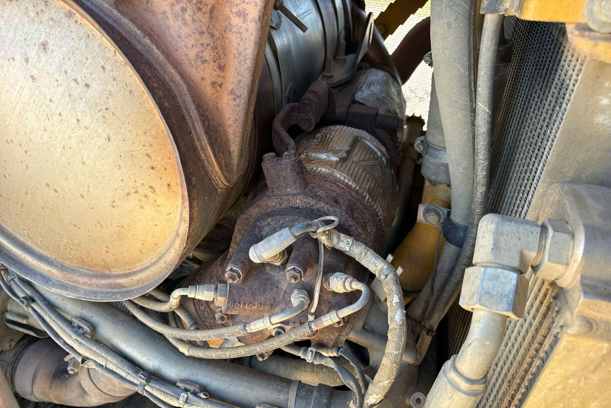 gallery 2011 Caterpillar D6T XL dozer