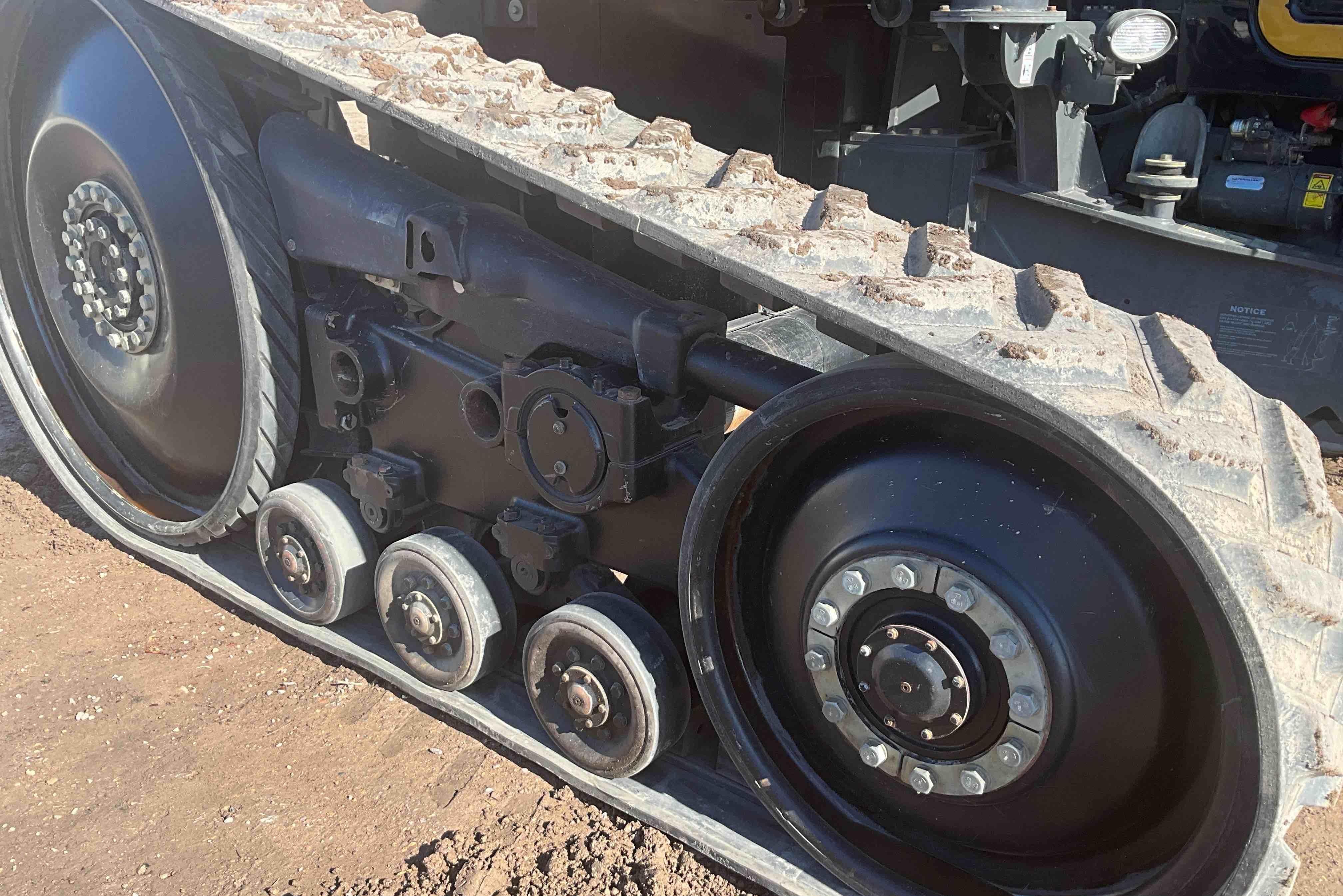 gallery 2007 Challenger MT755B Track Tractor
