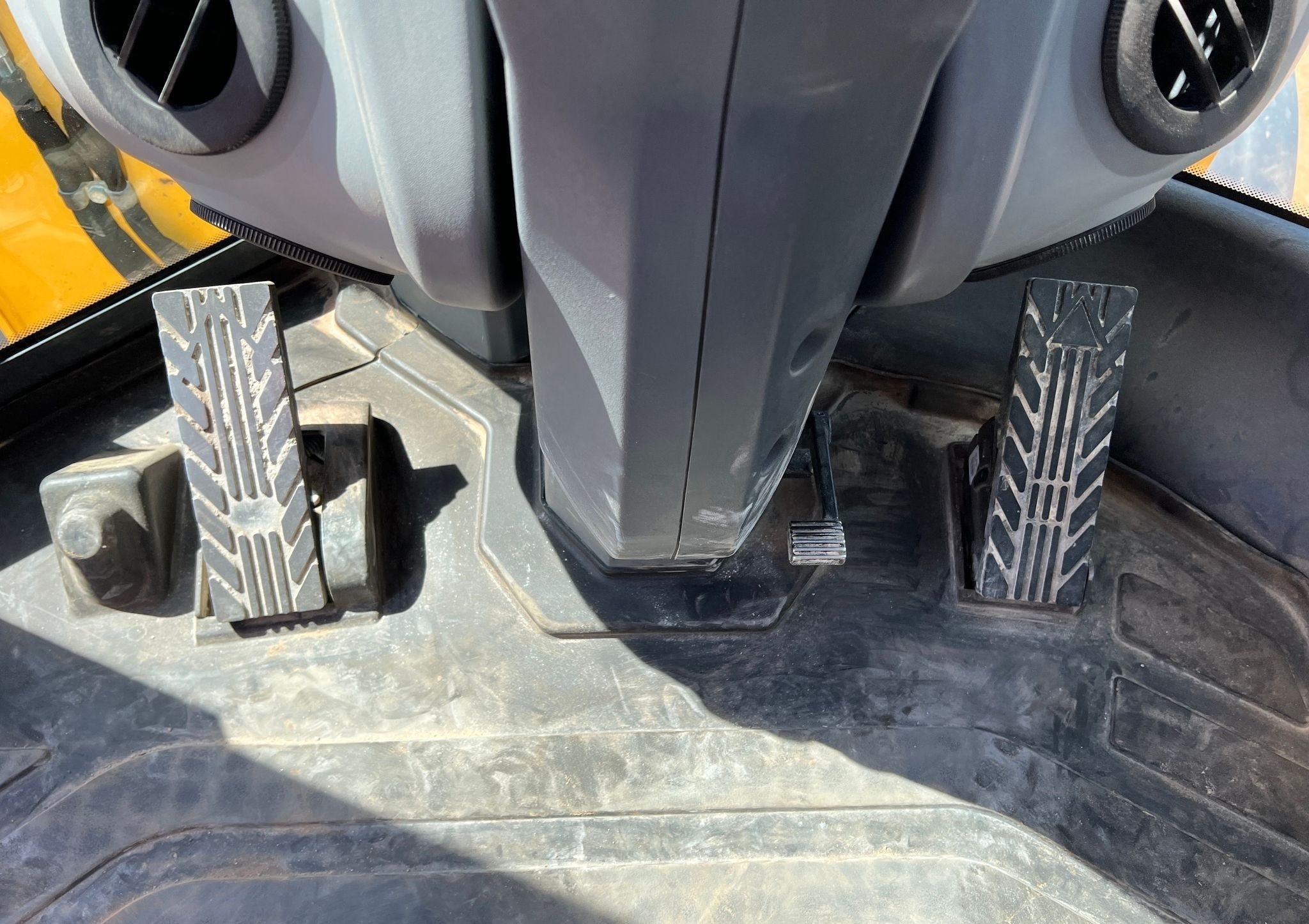 gallery 2021 John Deere 624 P-Tier wheel loader