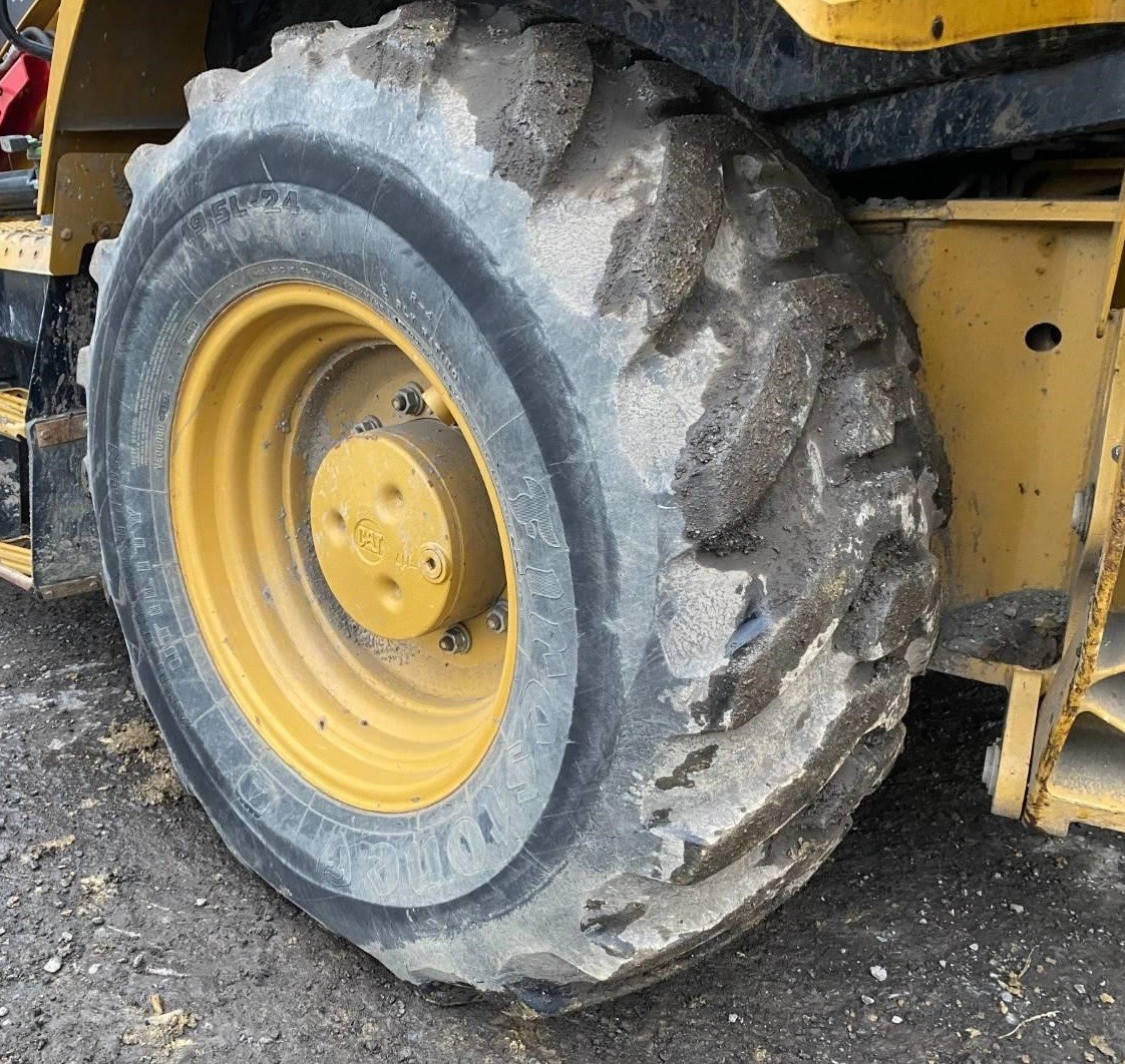 gallery 2015 CATERPILLAR 420F2