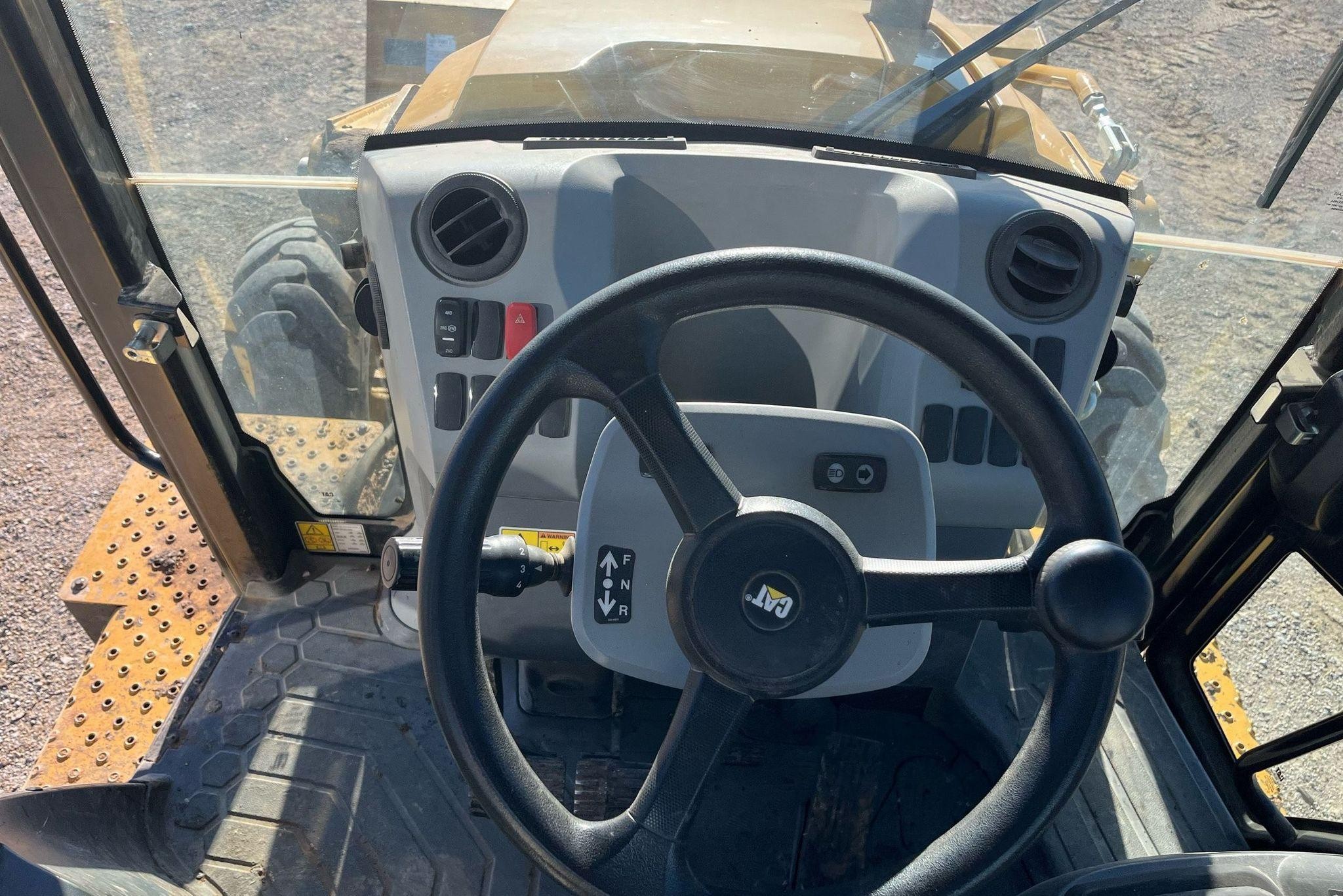 gallery 2021 Caterpillar 420ST HRC backhoe