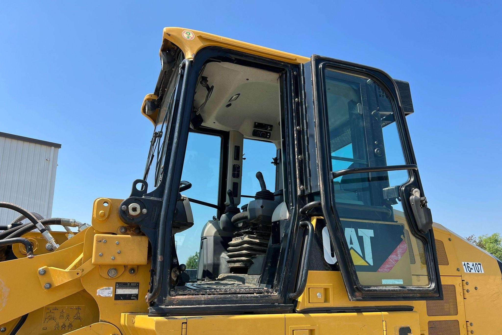 gallery 2016 Caterpillar 963K track loader