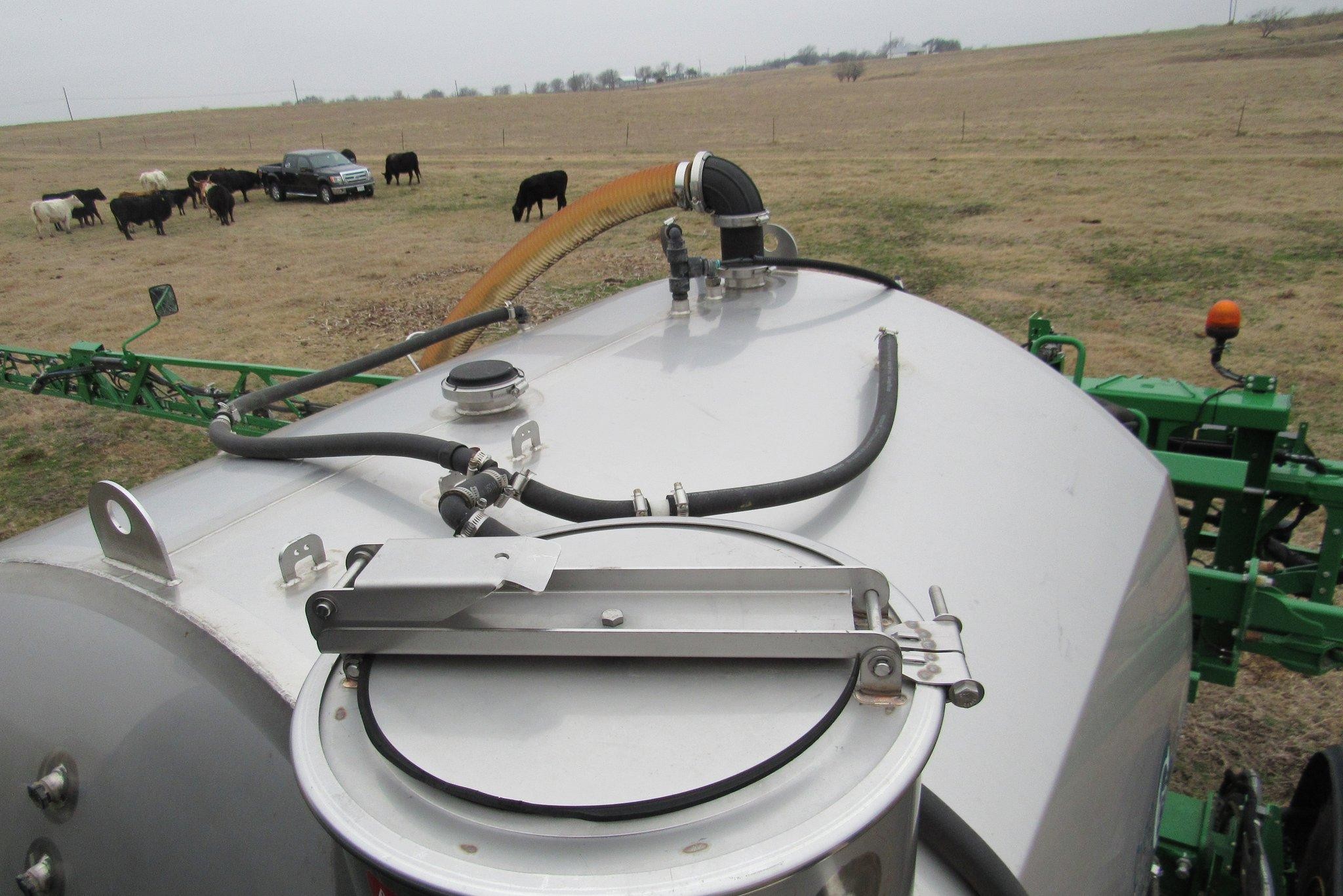 gallery 2014 John Deere R4038 self-propelled sprayer