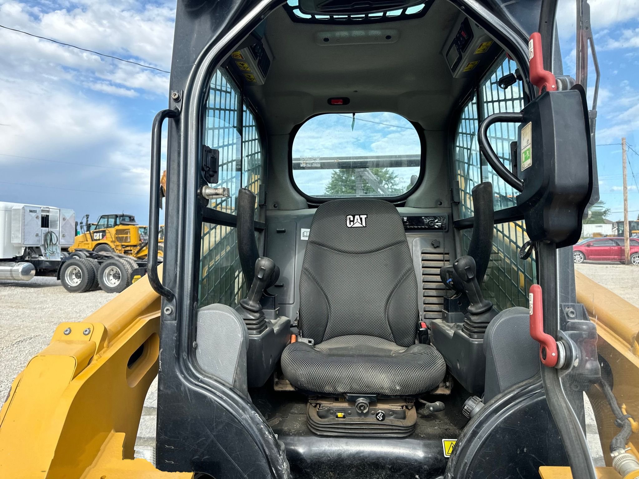 gallery 2019 Caterpillar 259D3 tracked skid steer loader