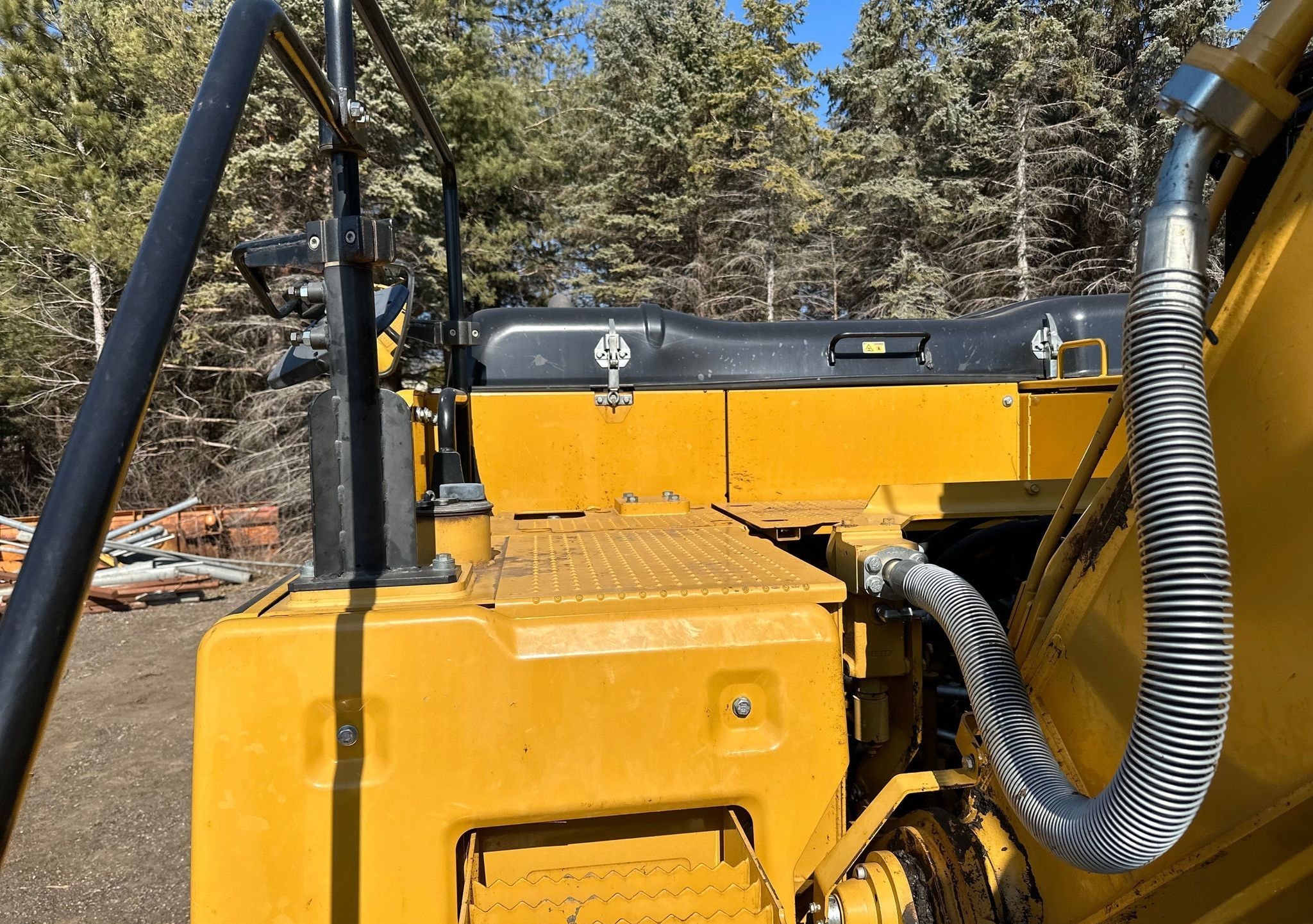 gallery 2015 Caterpillar 323FL excavator
