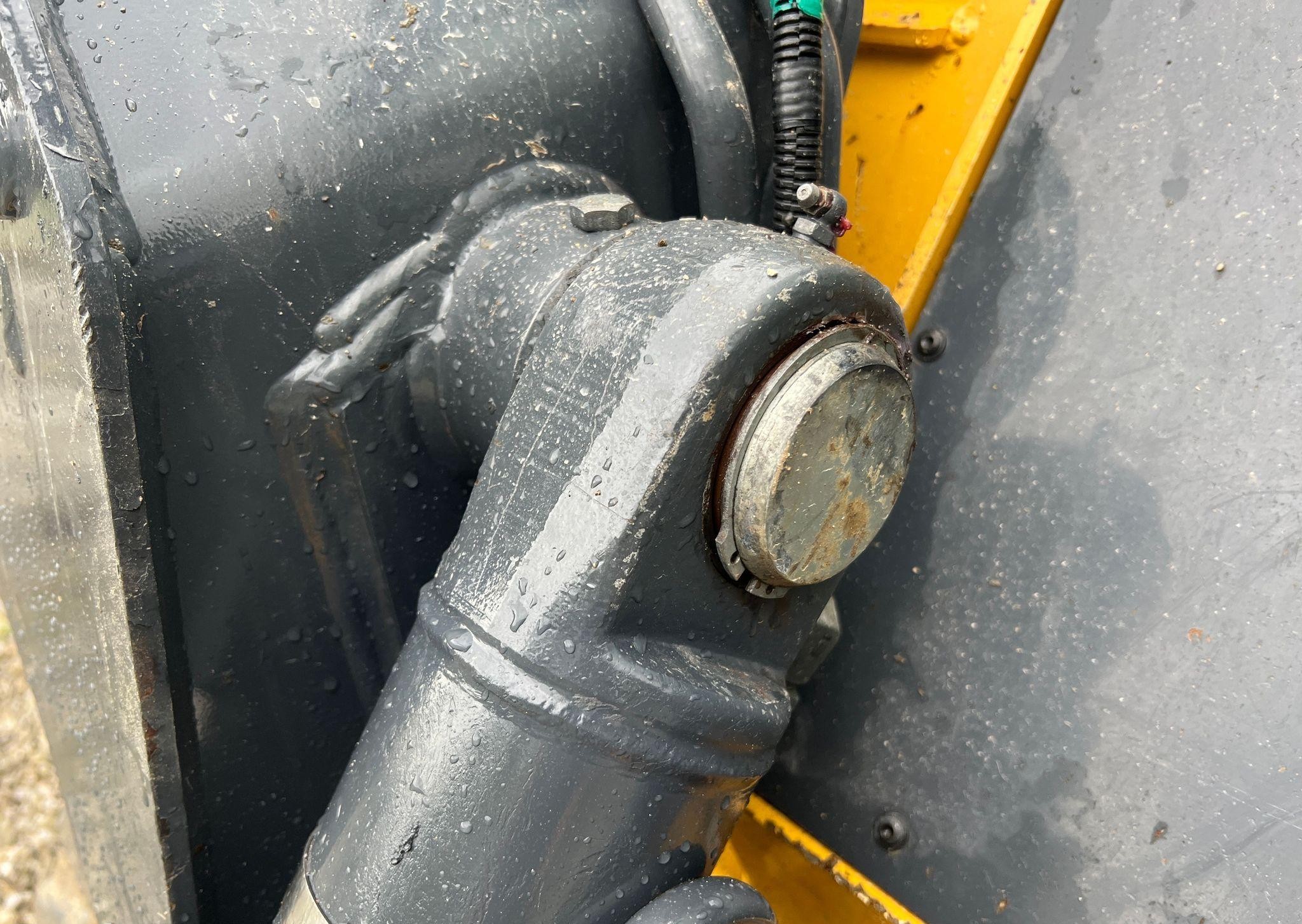 gallery 2017 John Deere 333G skid steer loader