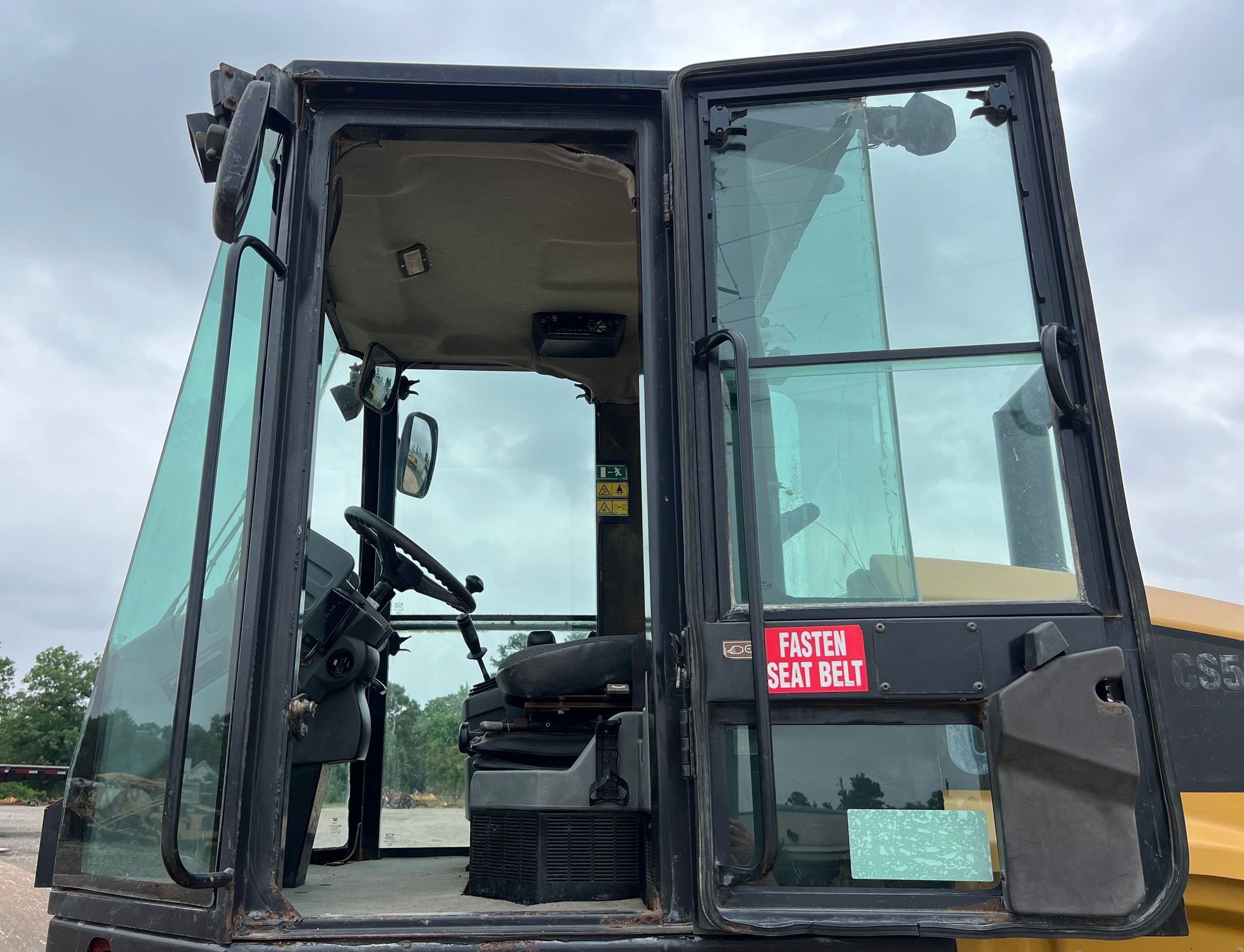 gallery 2008 Caterpillar CS56 single drum vibratory roller